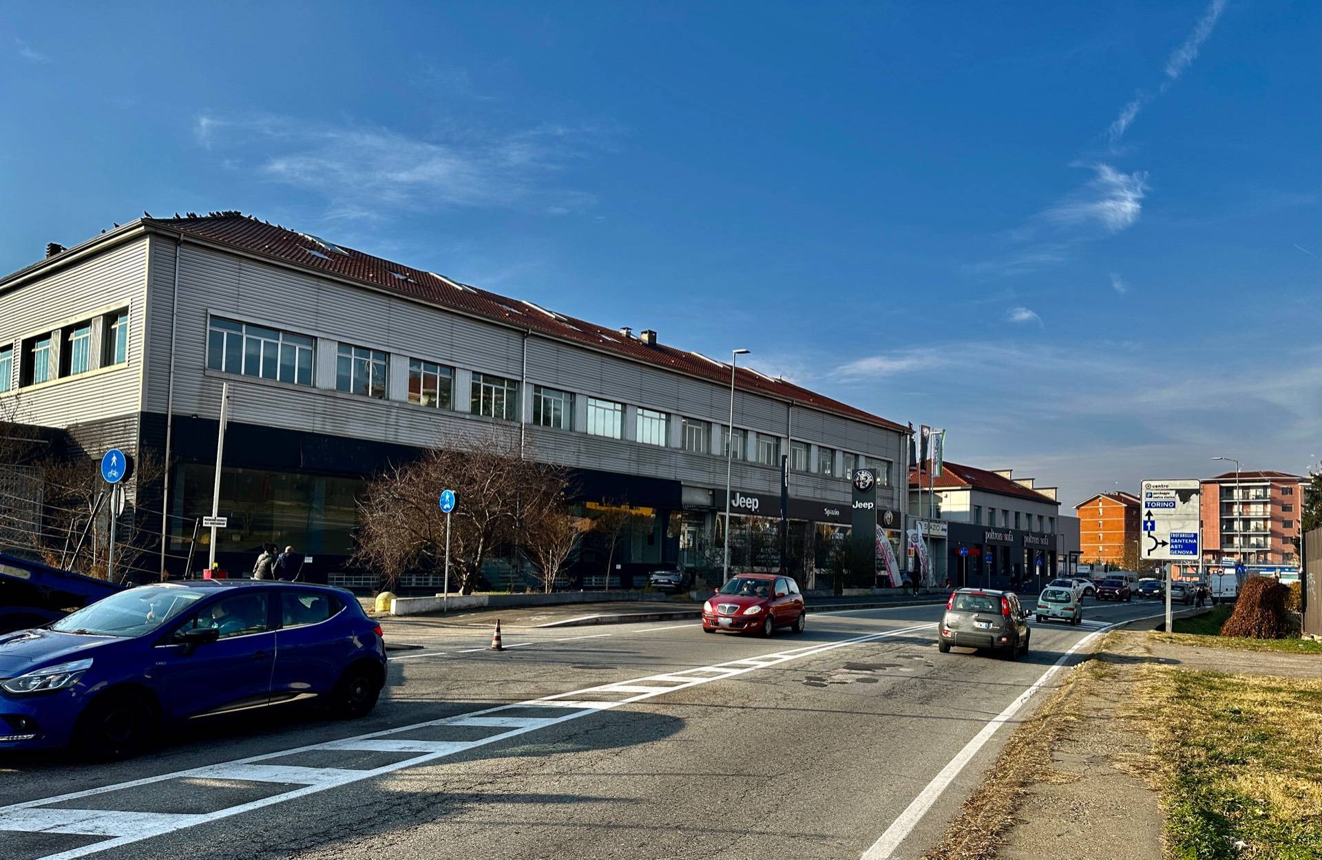 Locale commerciale in vendita a Moncalieri, C.so Savona