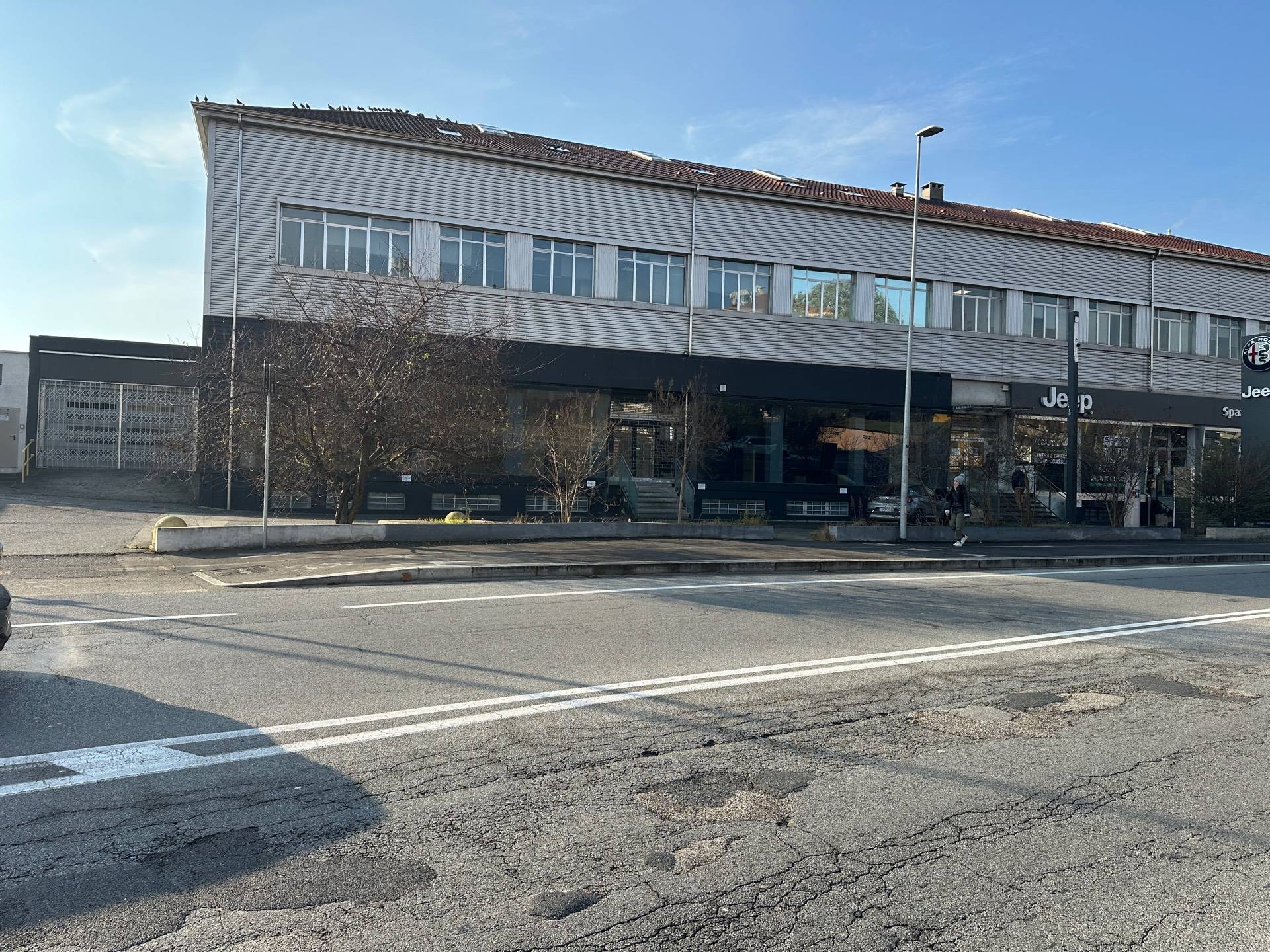 Locale commerciale in vendita a Moncalieri, C.so Savona