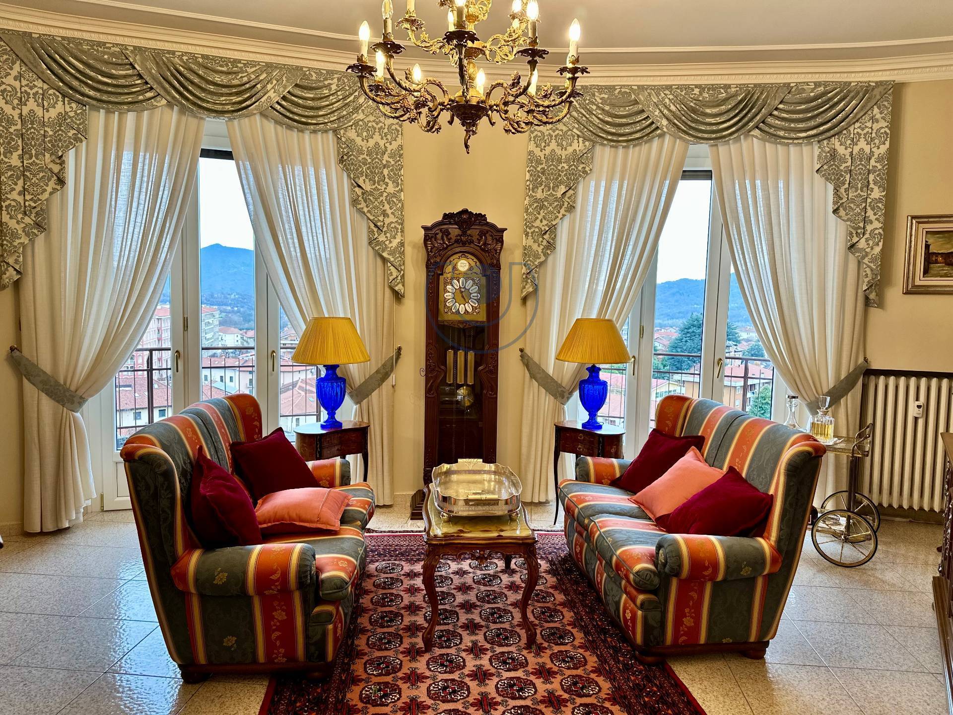 Appartamento in vendita a Giaveno, Centro