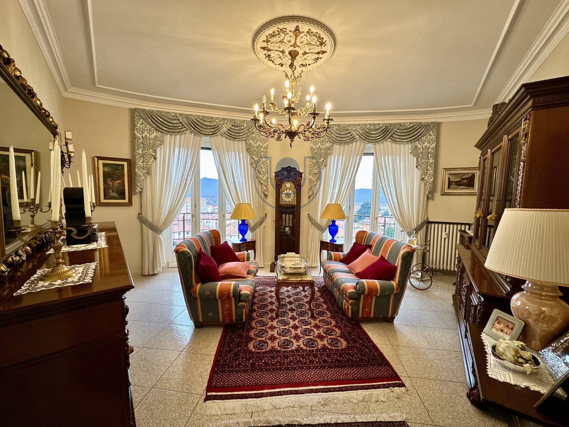 Appartamento in vendita a Giaveno, Centro