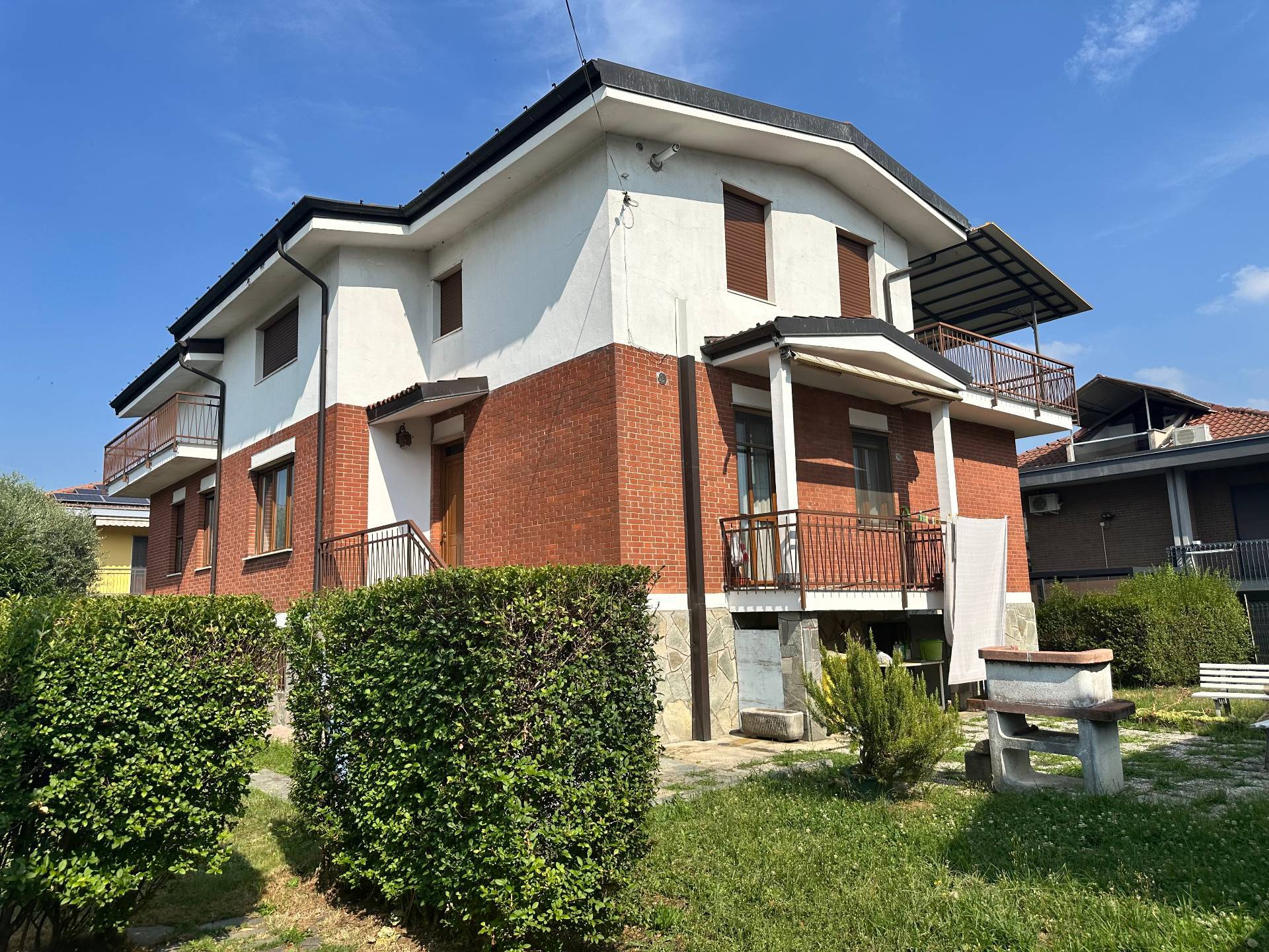 Villa Bifamiliare in vendita a Caselle Torinese, Caselle Torinese