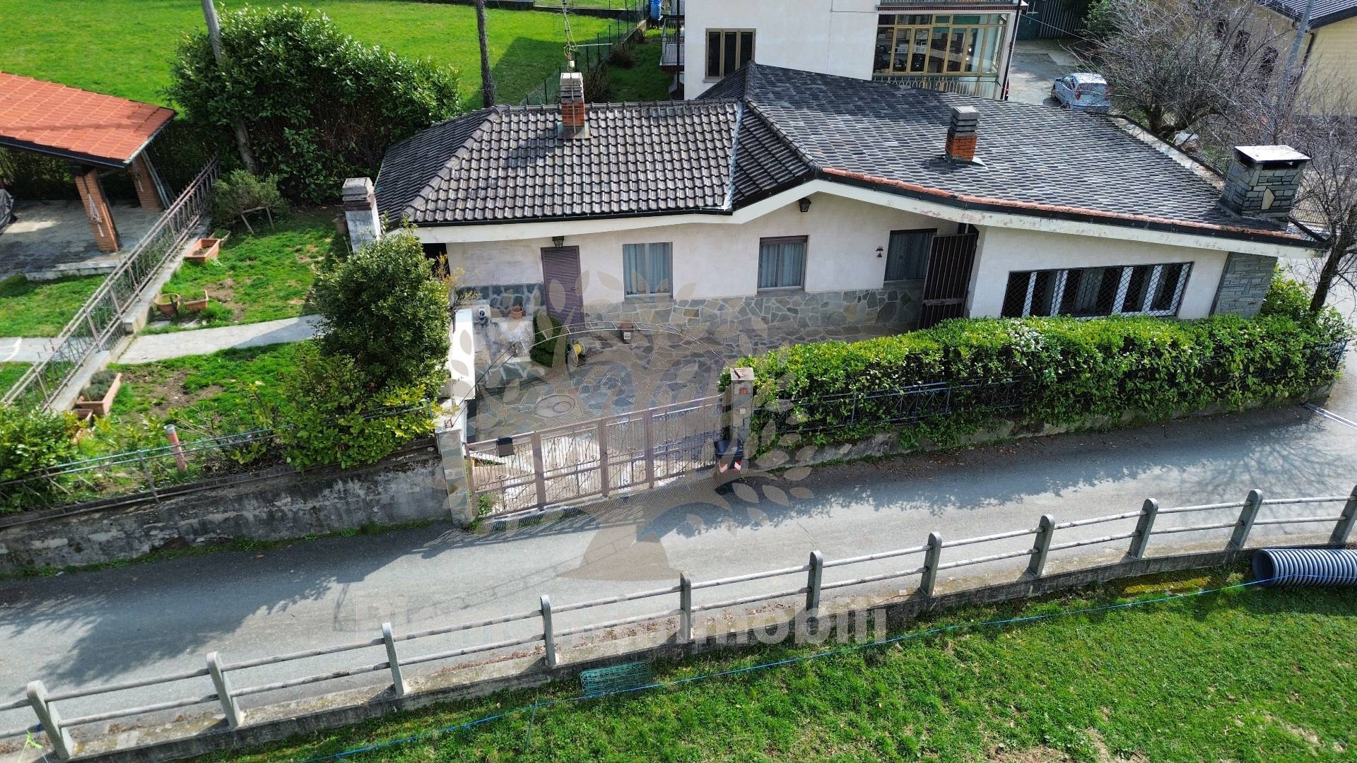 Casa indipendente in vendita a Coazze, Comodo Al Centro