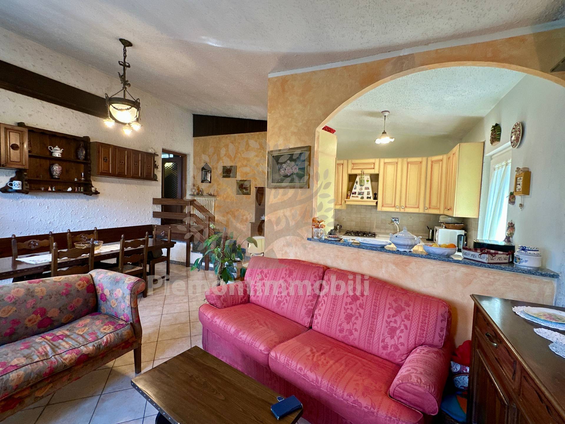 Casa indipendente in vendita a Coazze, Comodo Al Centro