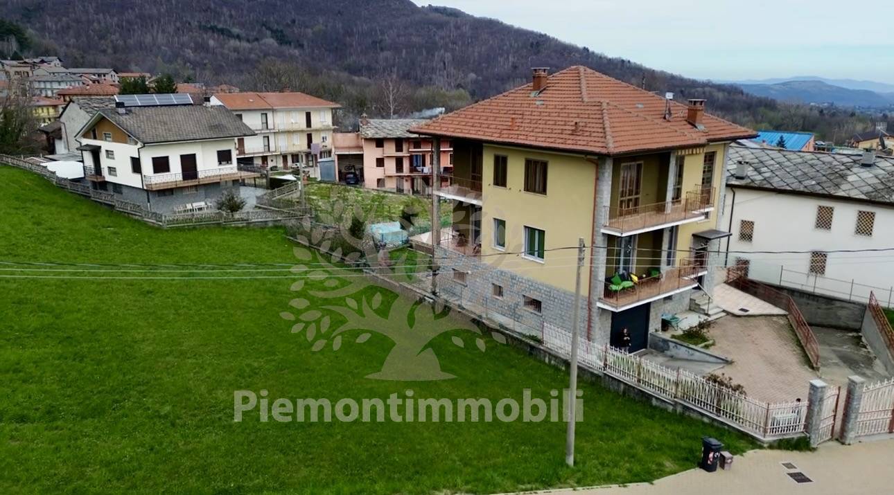 Villa Bifamiliare in vendita a Giaveno, Frazione Selvaggio