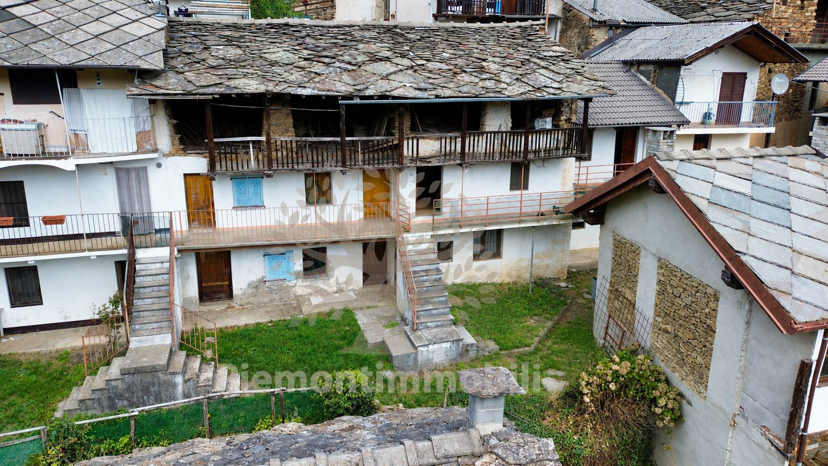 Stabile - Palazzo in vendita a Giaveno, B.ta Maddalena