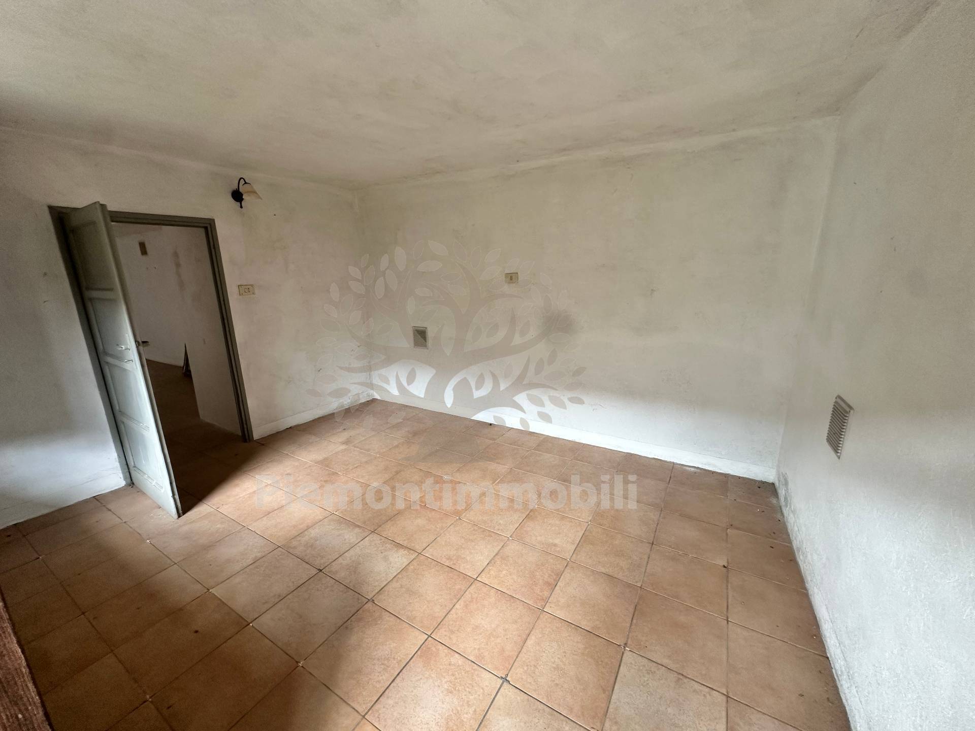Stabile - Palazzo in vendita a Giaveno, B.ta Maddalena