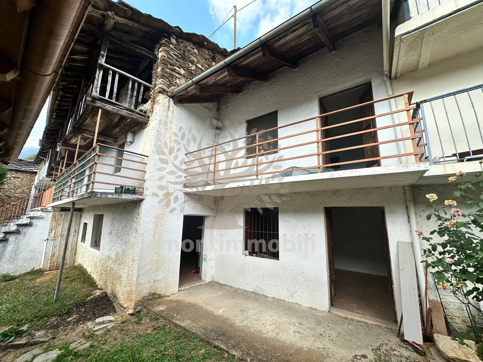 Stabile - Palazzo in vendita a Giaveno, B.ta Maddalena