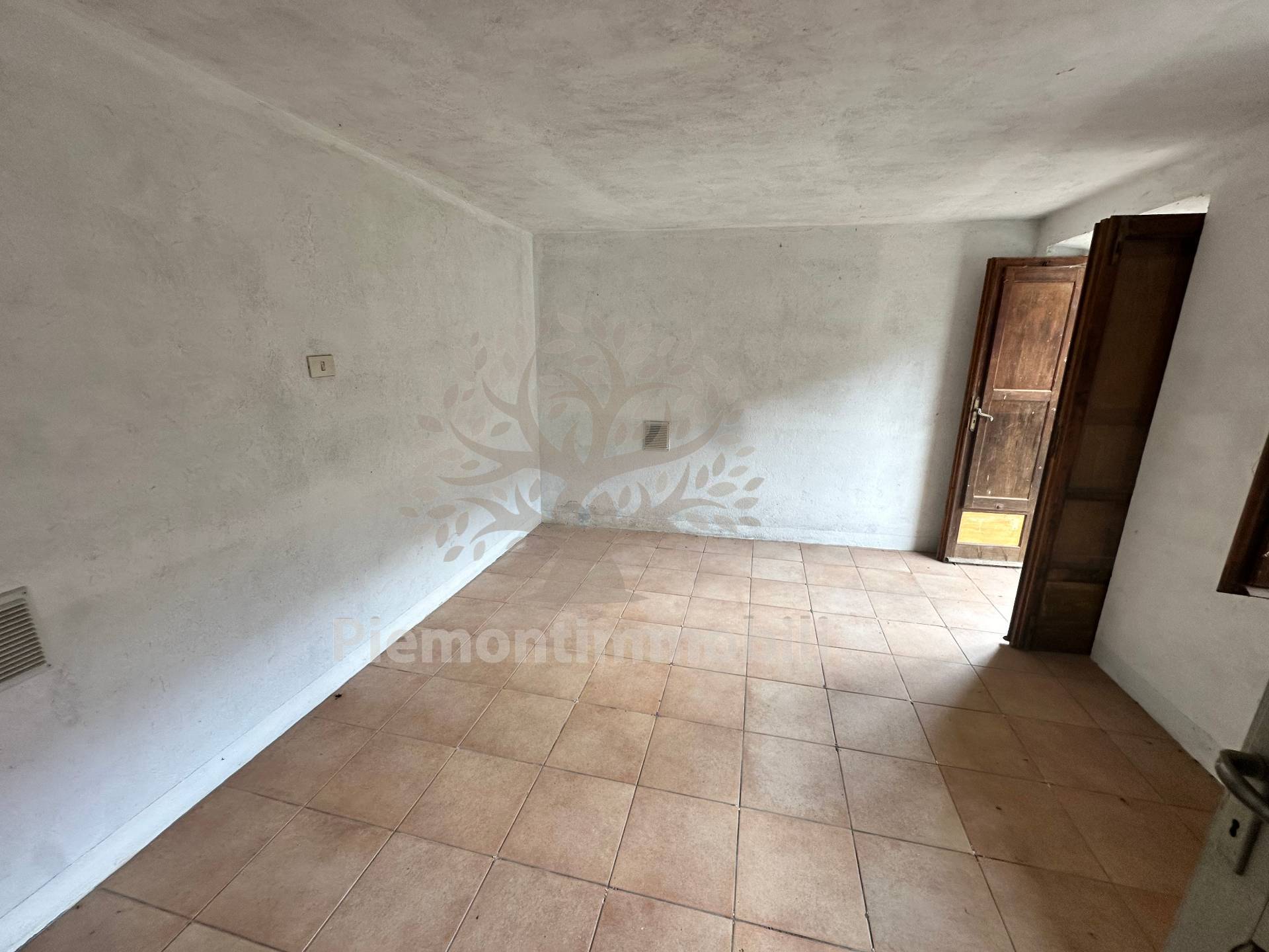 Stabile - Palazzo in vendita a Giaveno, B.ta Maddalena