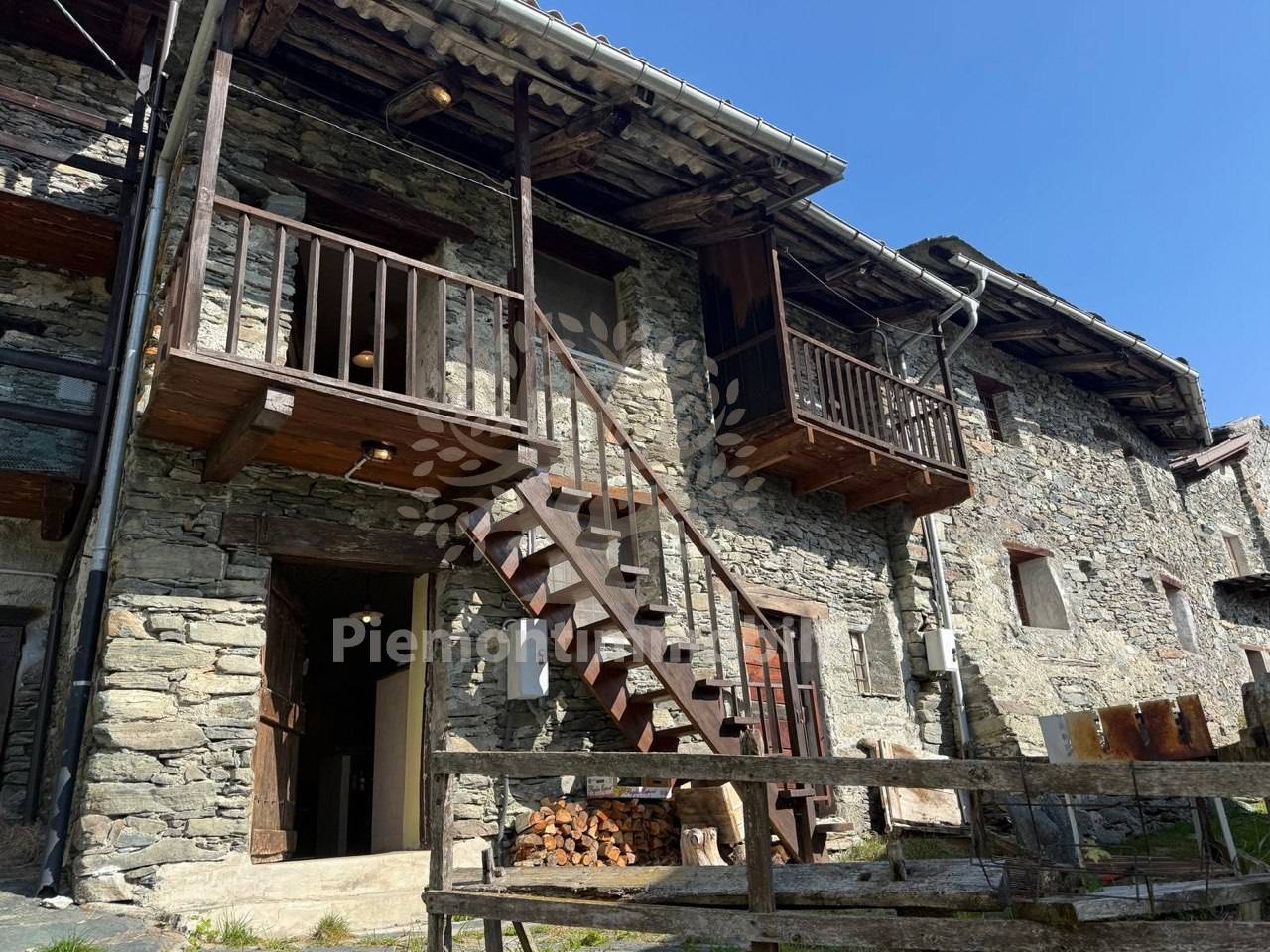 Stabile - Palazzo in vendita a Sampeyre