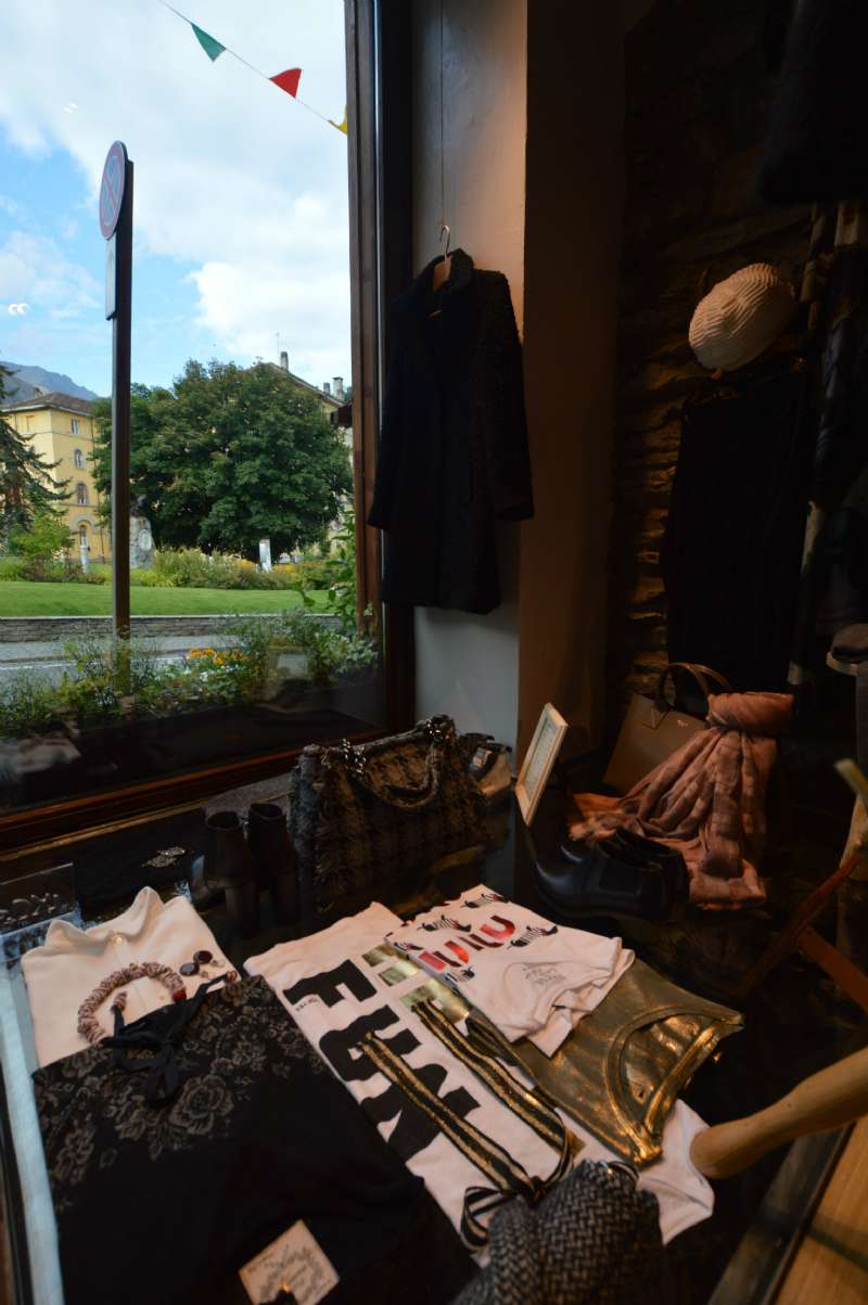 Locale commerciale in vendita a Bardonecchia, Centro