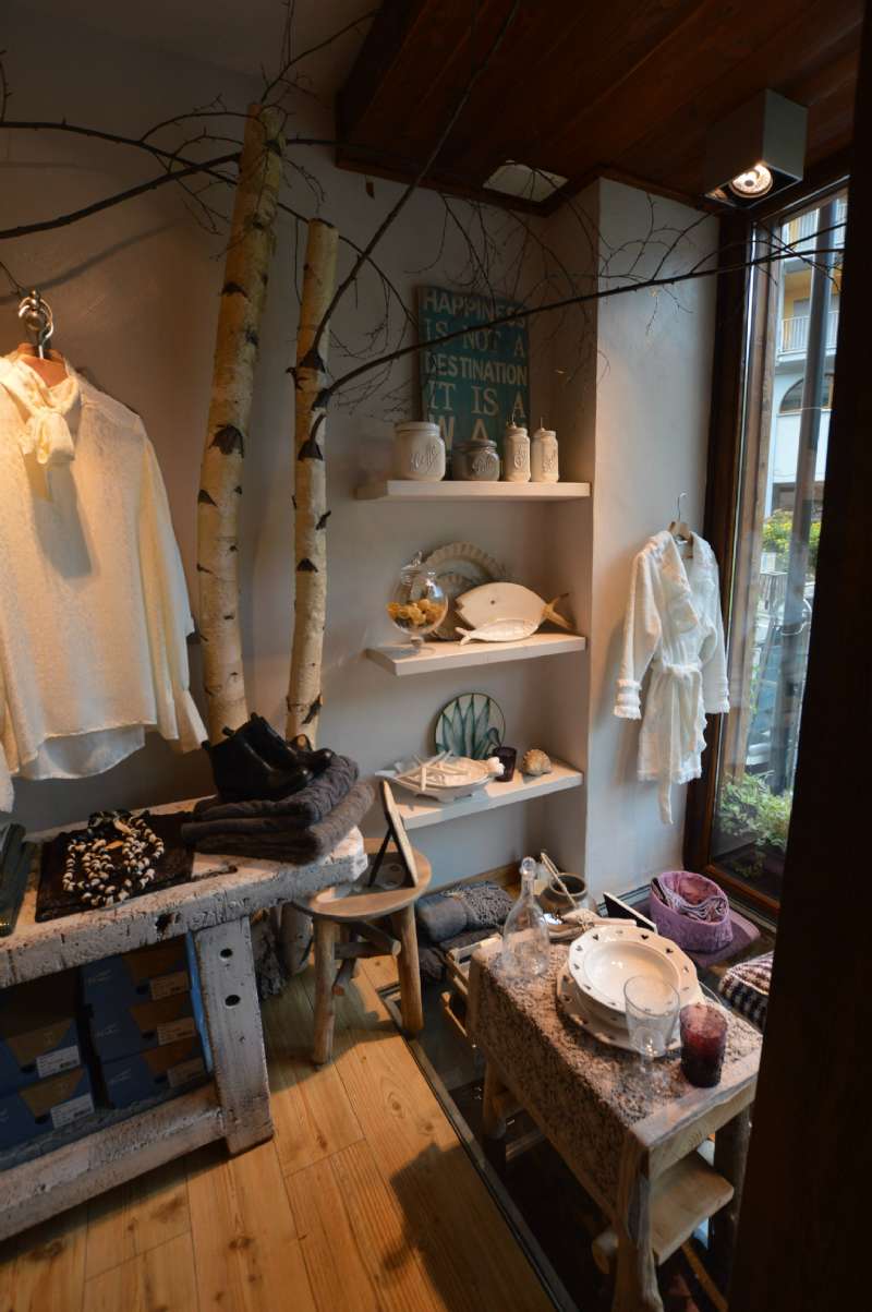 Locale commerciale in vendita a Bardonecchia, Centro