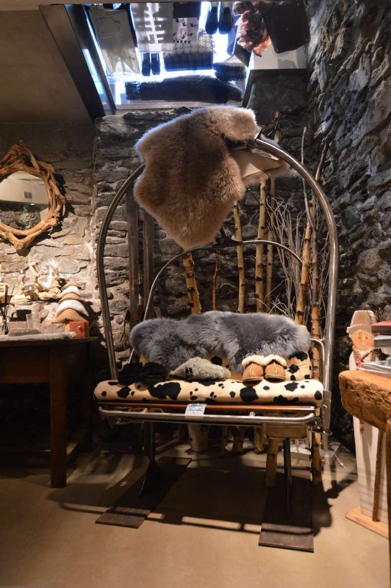 Locale commerciale in vendita a Bardonecchia, Centro