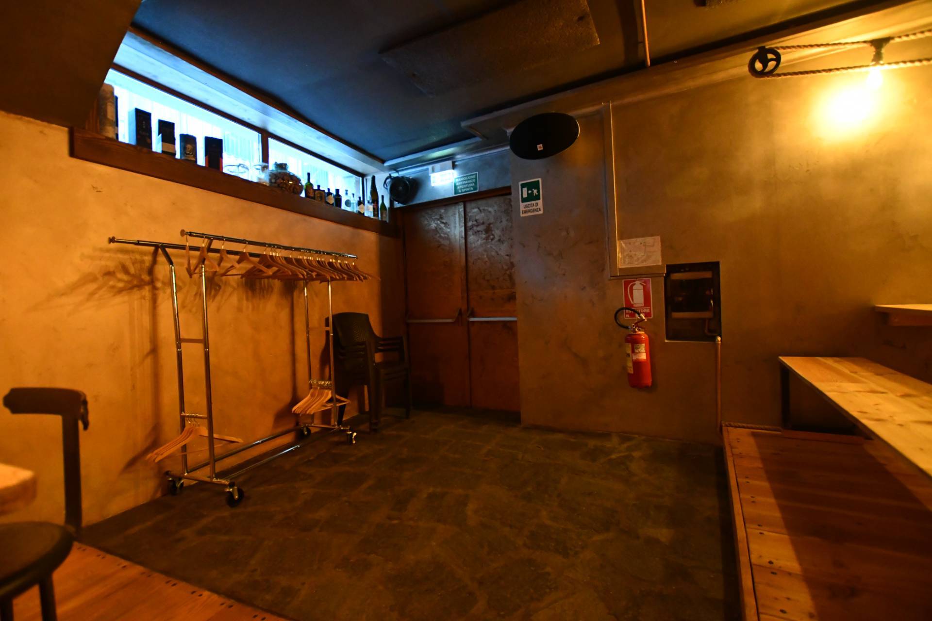 Locale commerciale in vendita a Bardonecchia, Centro