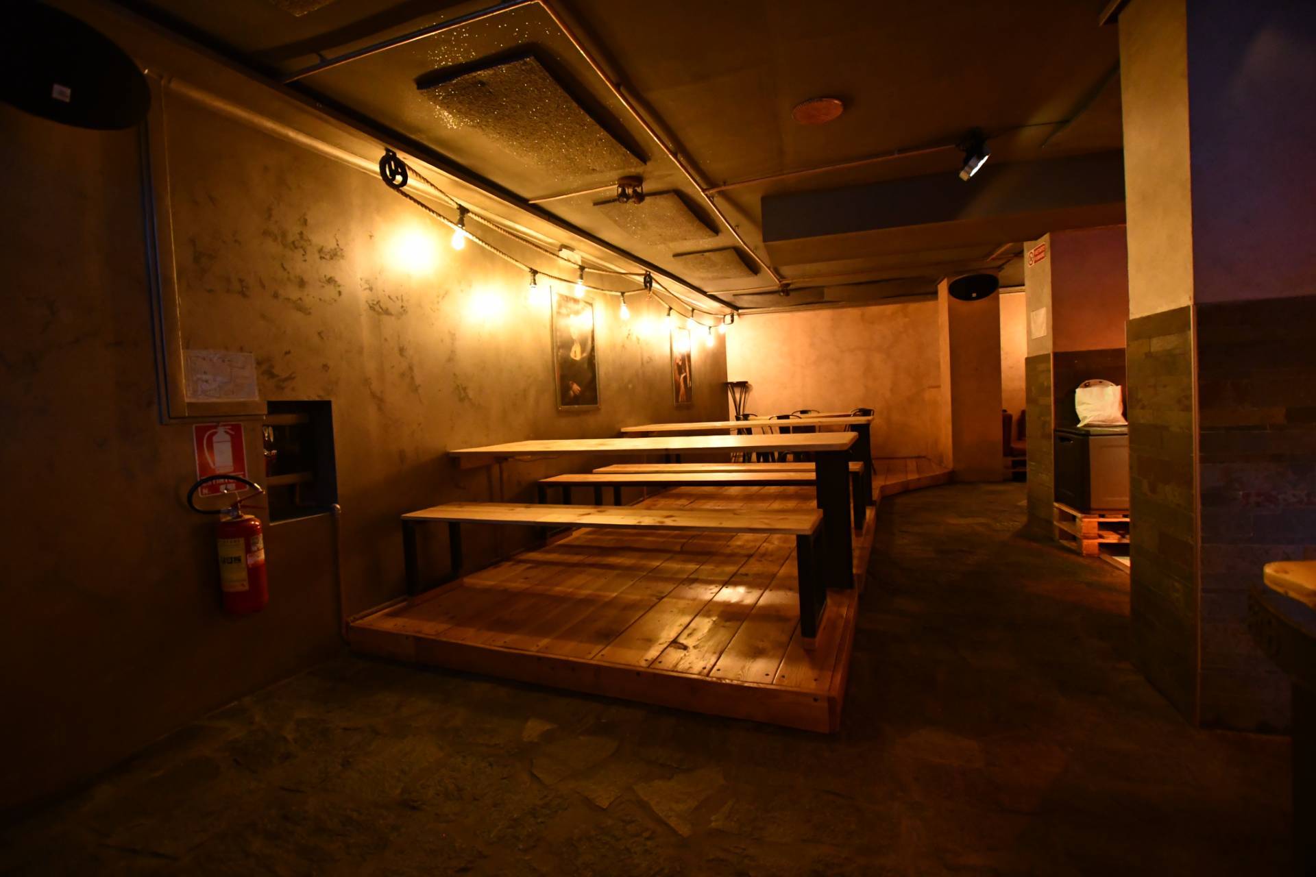 Locale commerciale in vendita a Bardonecchia, Centro