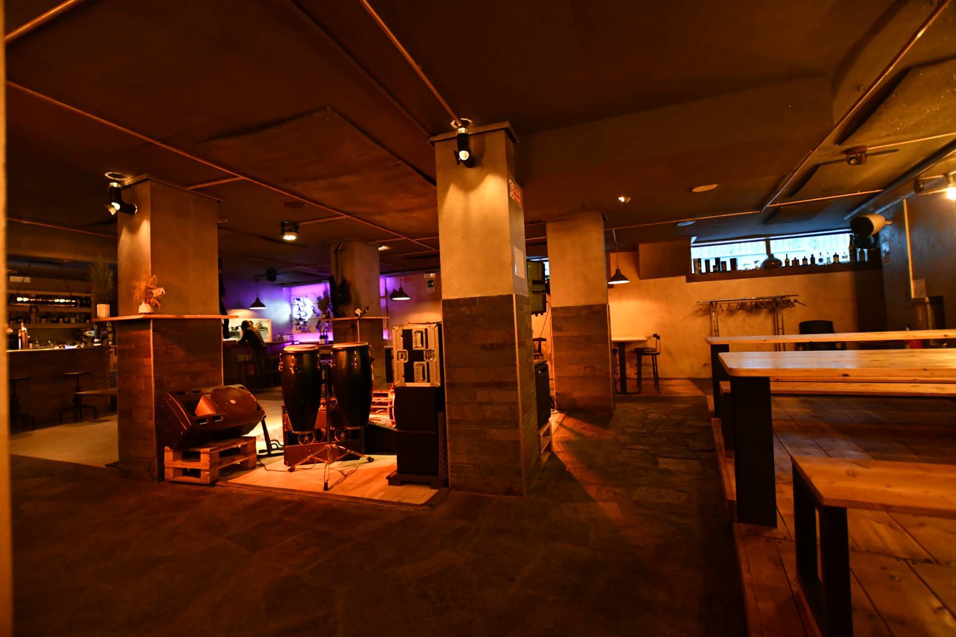 Locale commerciale in vendita a Bardonecchia, Centro