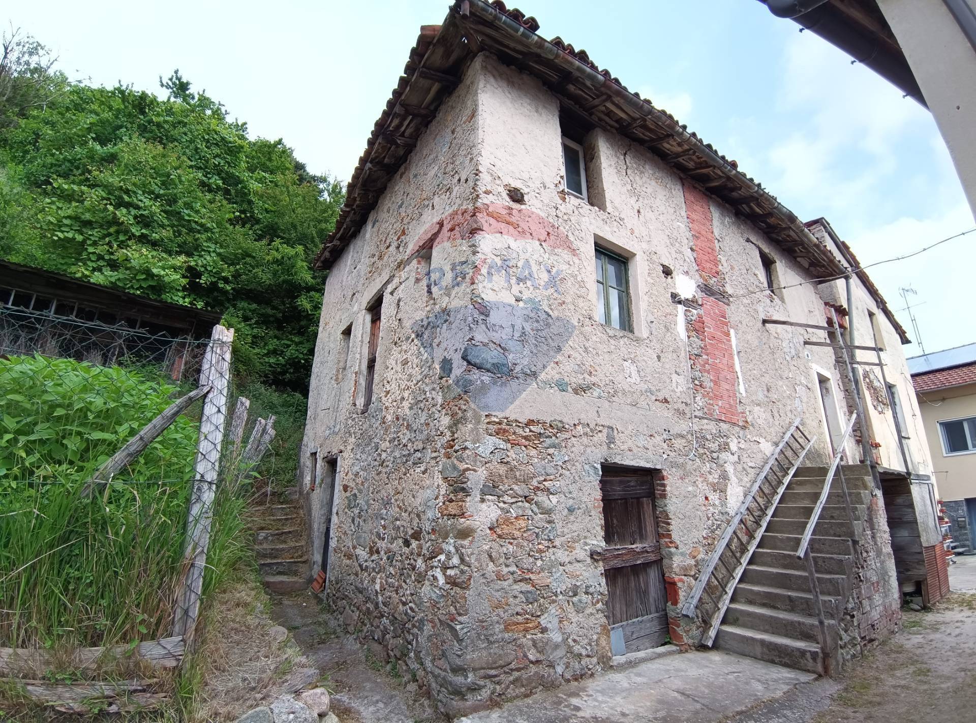 Casa Semindipendente in vendita a Pallare