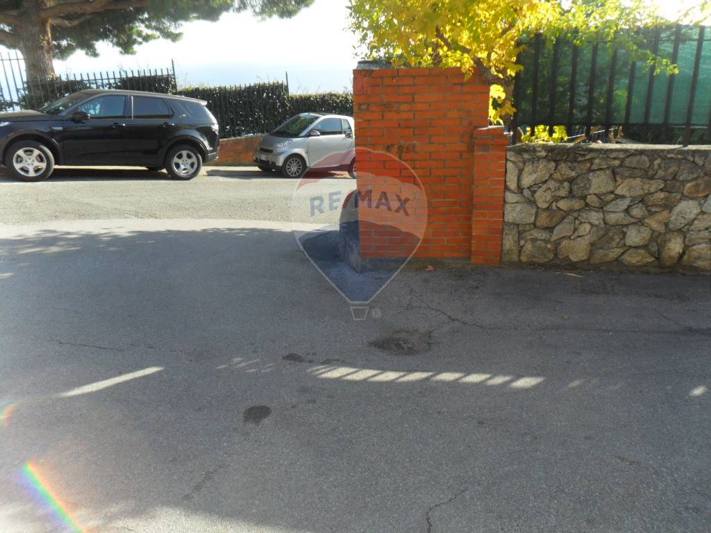 Garage/Box in vendita a Varazze