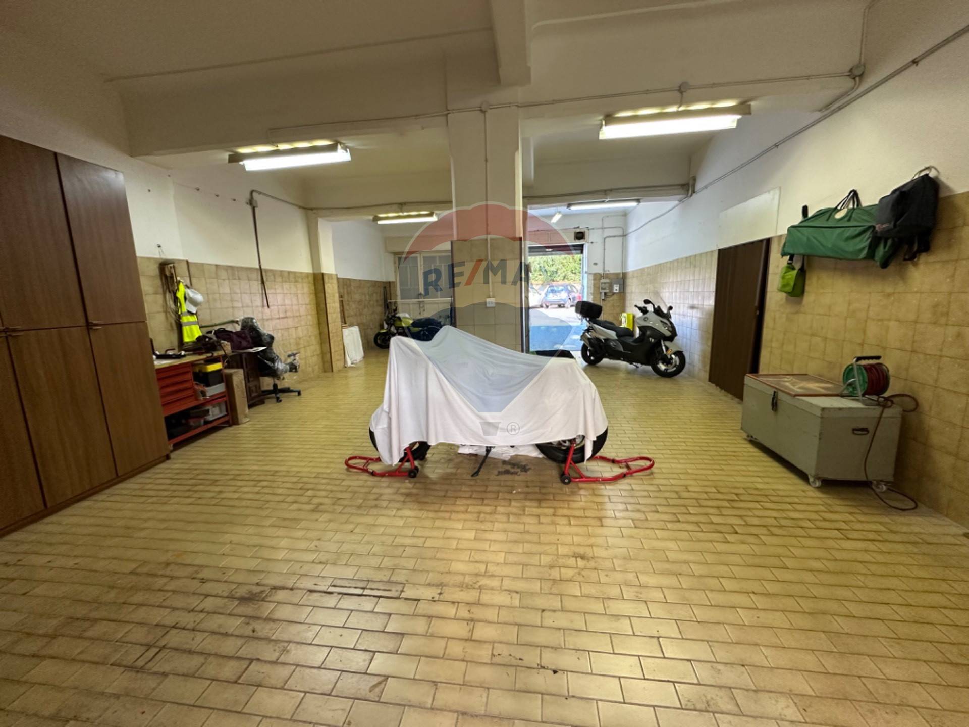 Garage/Box in vendita a Savona, Centro