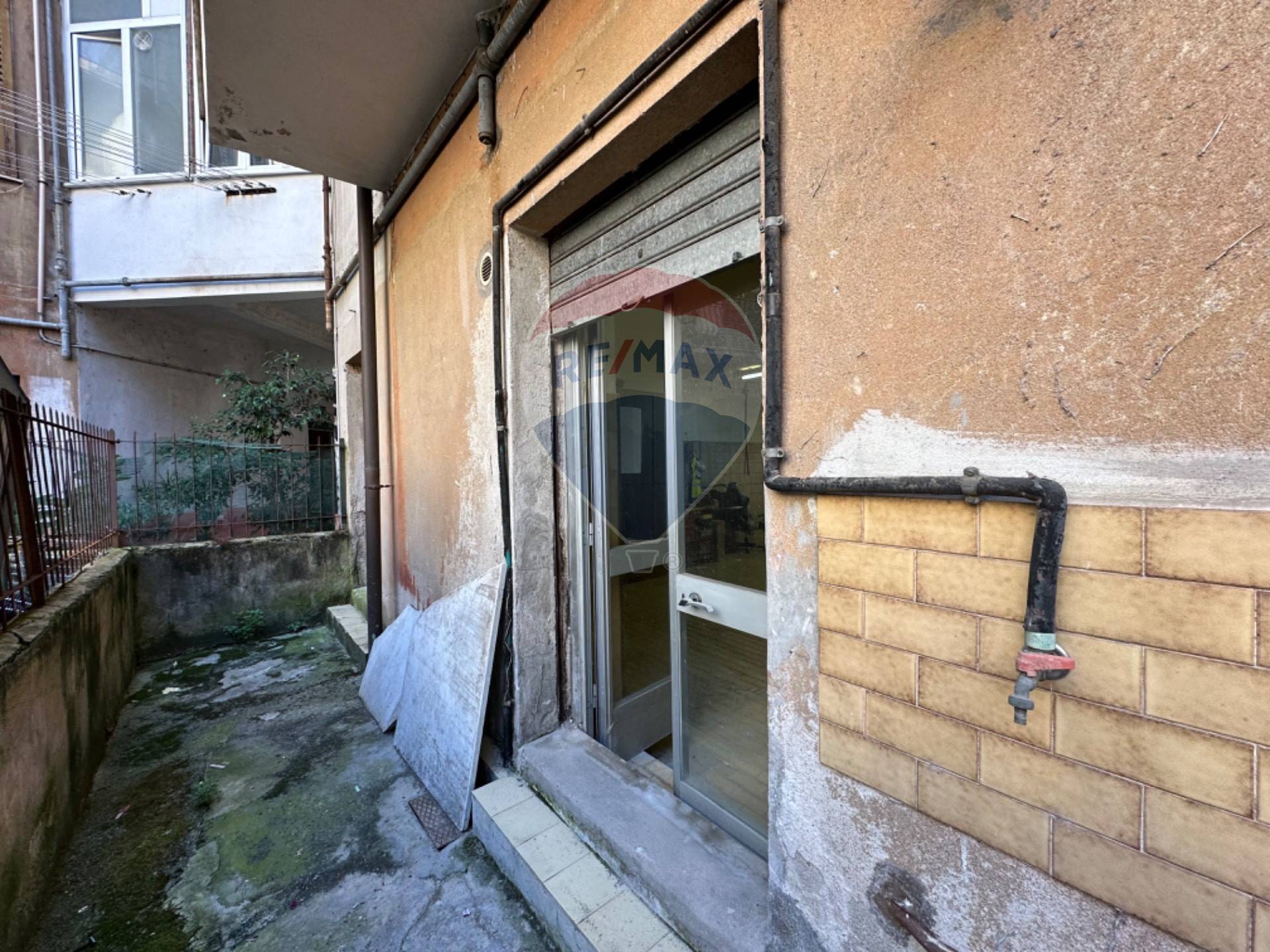 Garage/Box in vendita a Savona, Centro