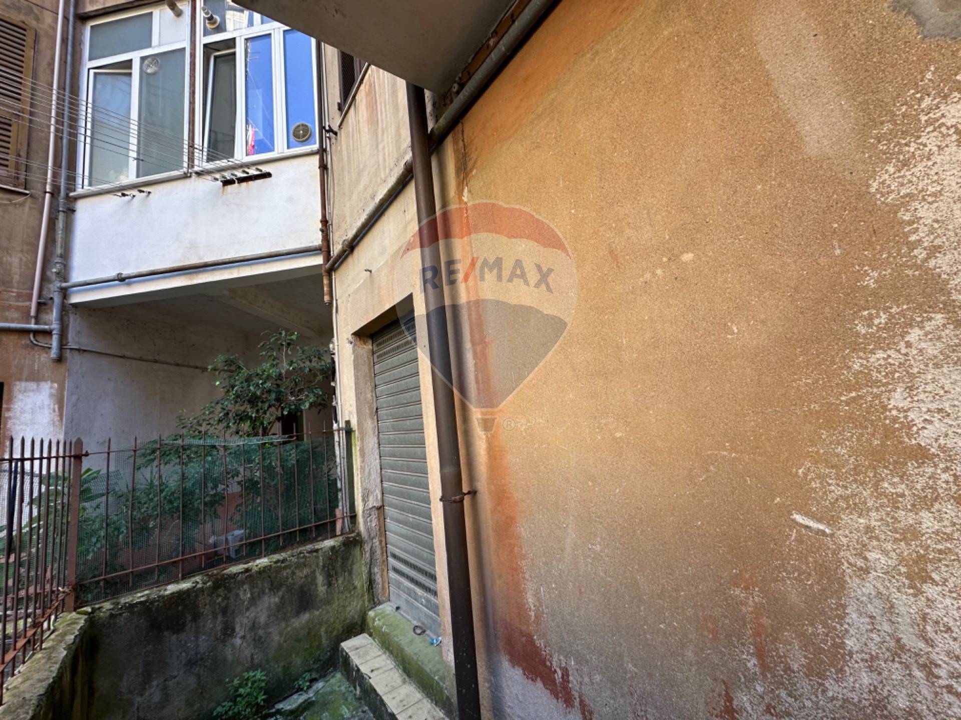 Garage/Box in vendita a Savona, Centro