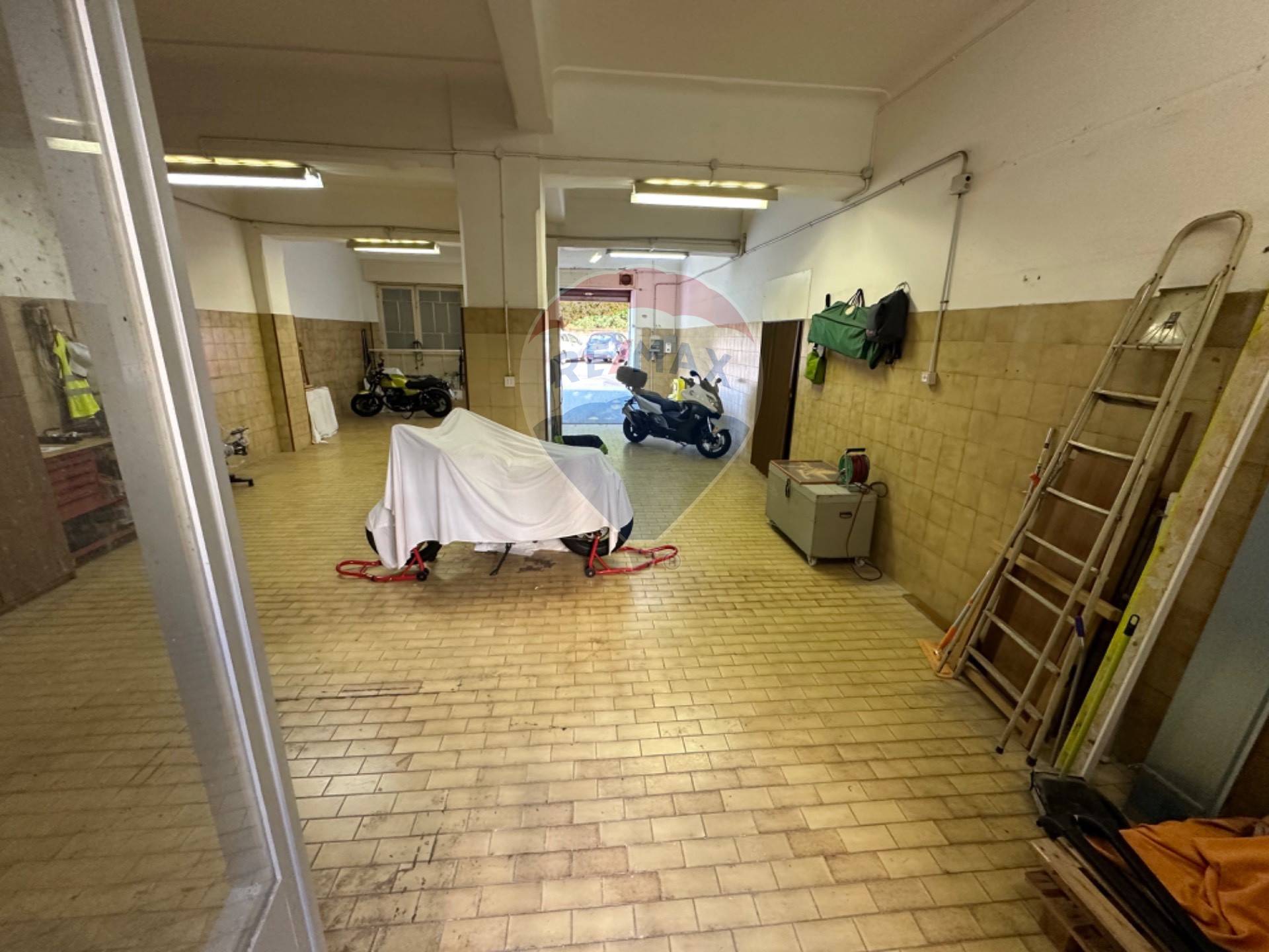 Garage/Box in vendita a Savona, Centro