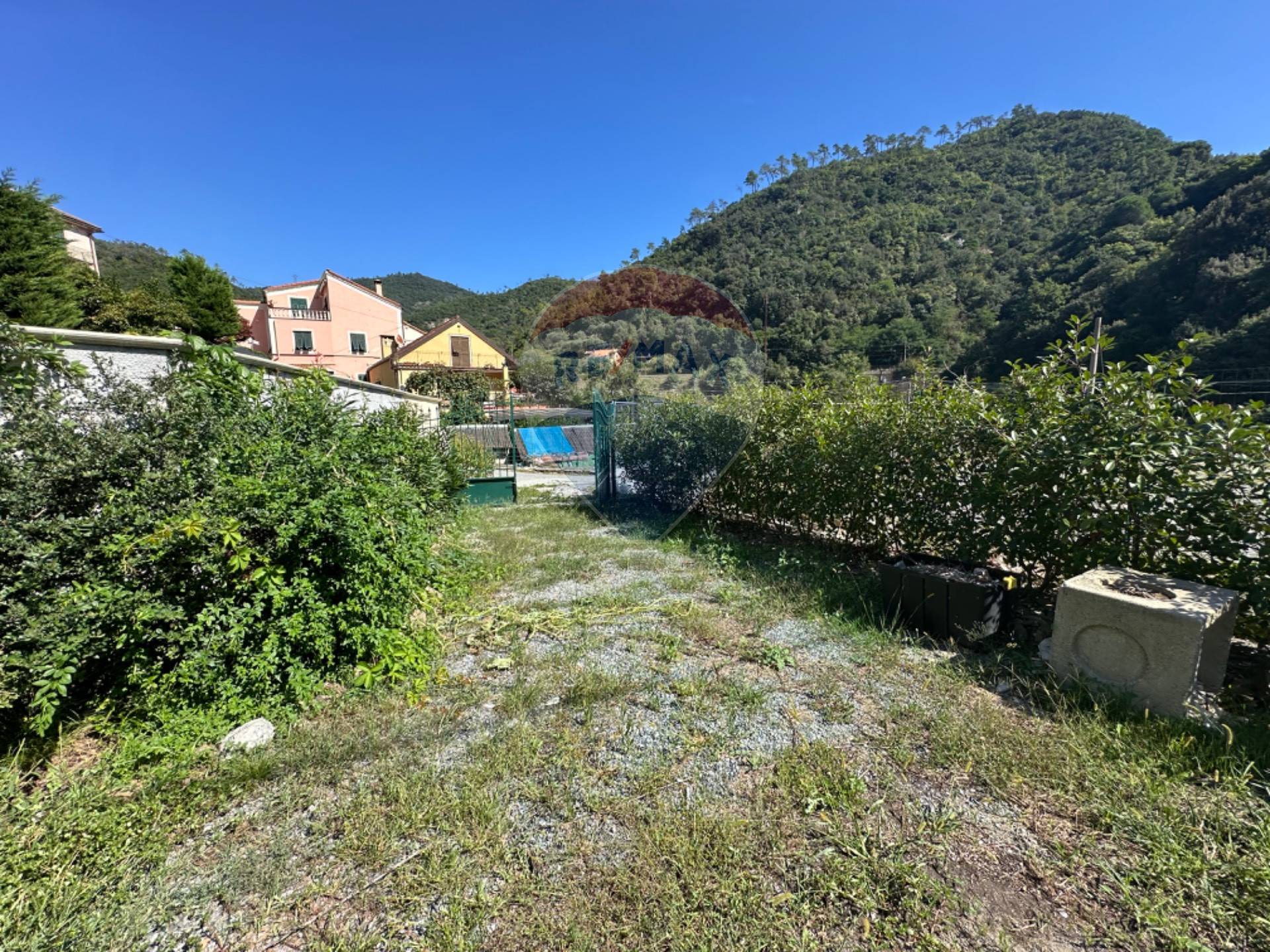 Casa Semindipendente in vendita a Savona, Santuario