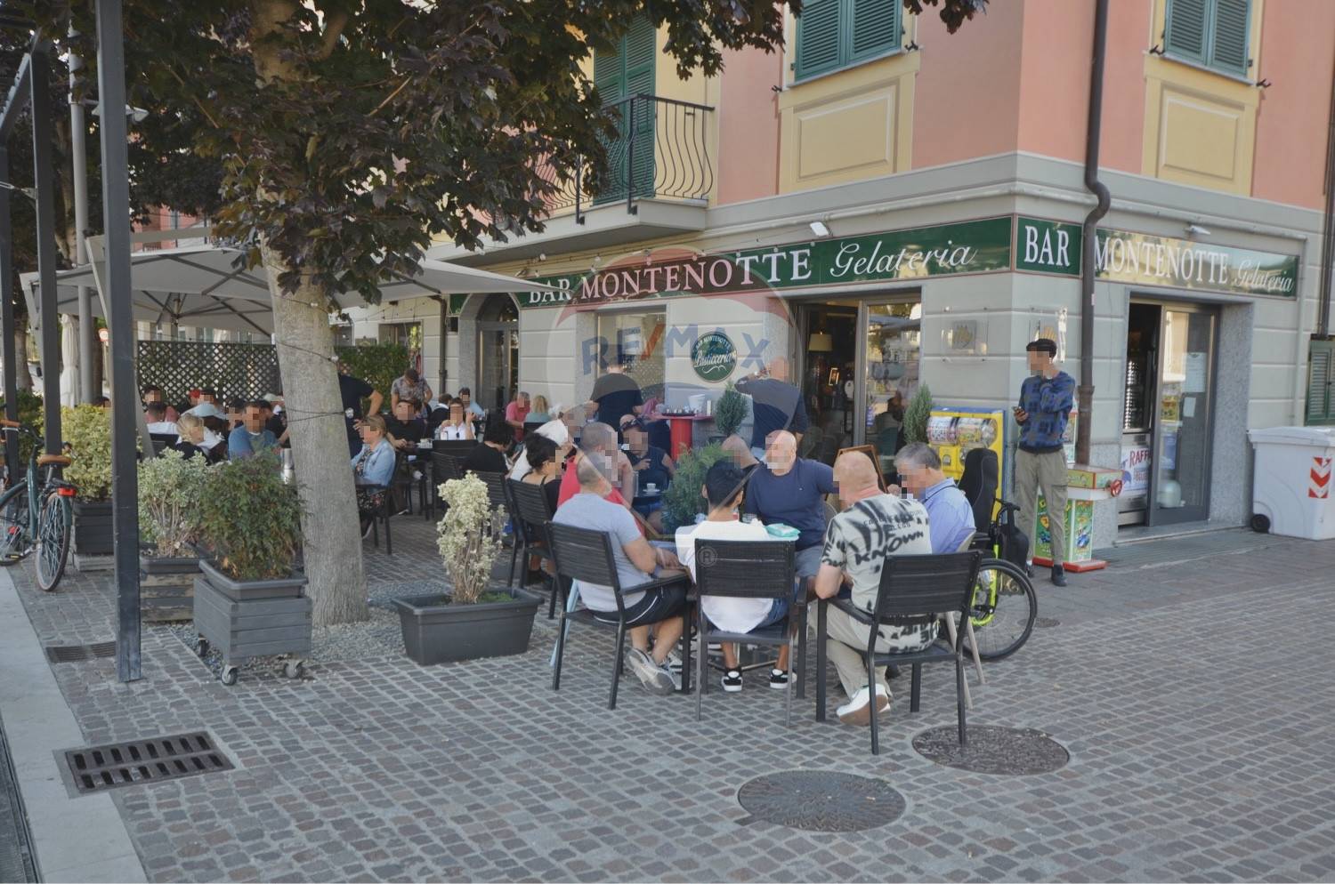 Bar in vendita a Cairo Montenotte, Centro