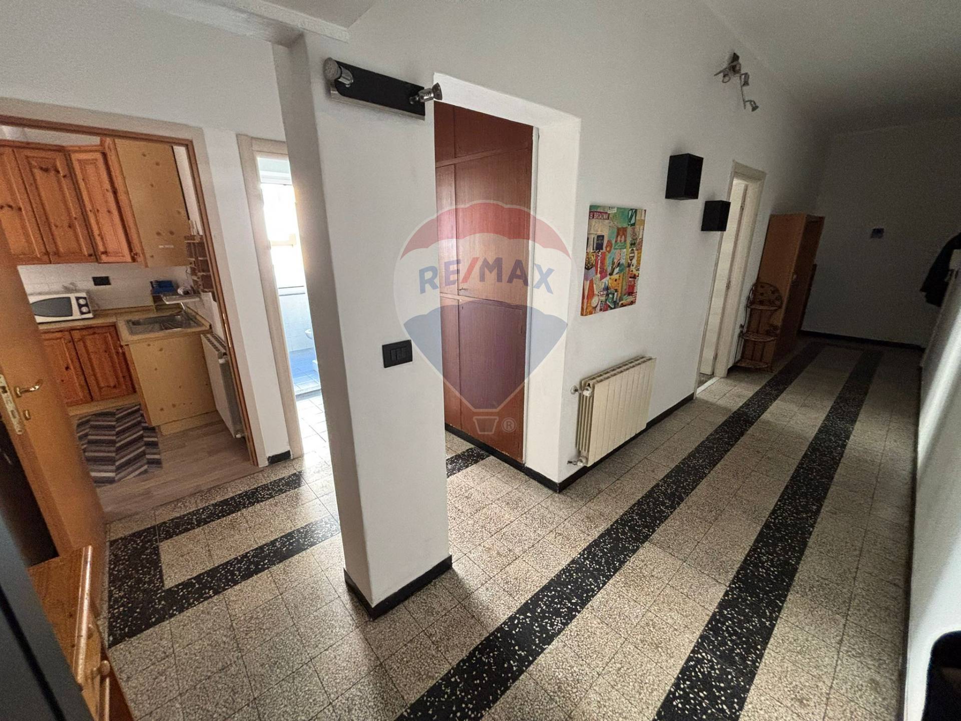 Appartamento in vendita a Savona, Valloria