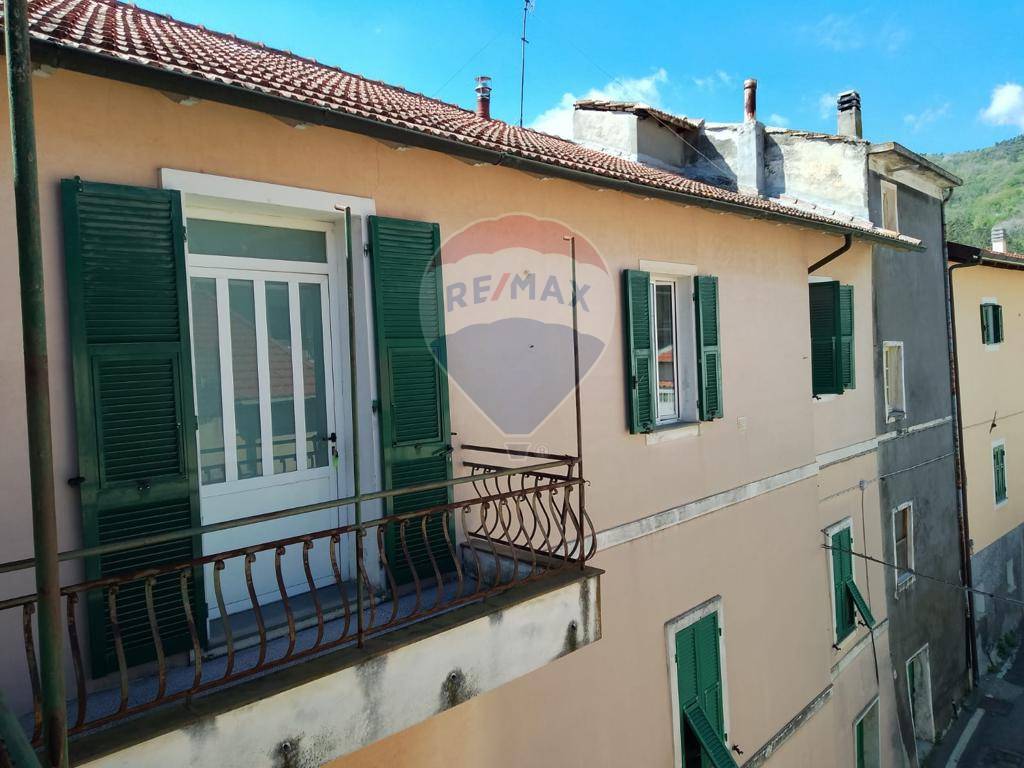 Appartamento in vendita a Giustenice