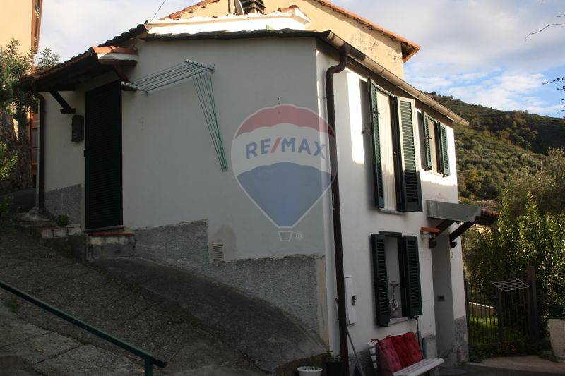 Casa Indipendente in vendita a Arnasco