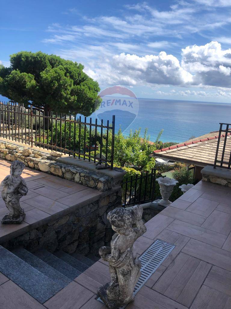 Casa Indipendente in vendita a Varazze