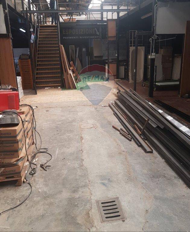 Capannone Industriale in vendita a Quiliano