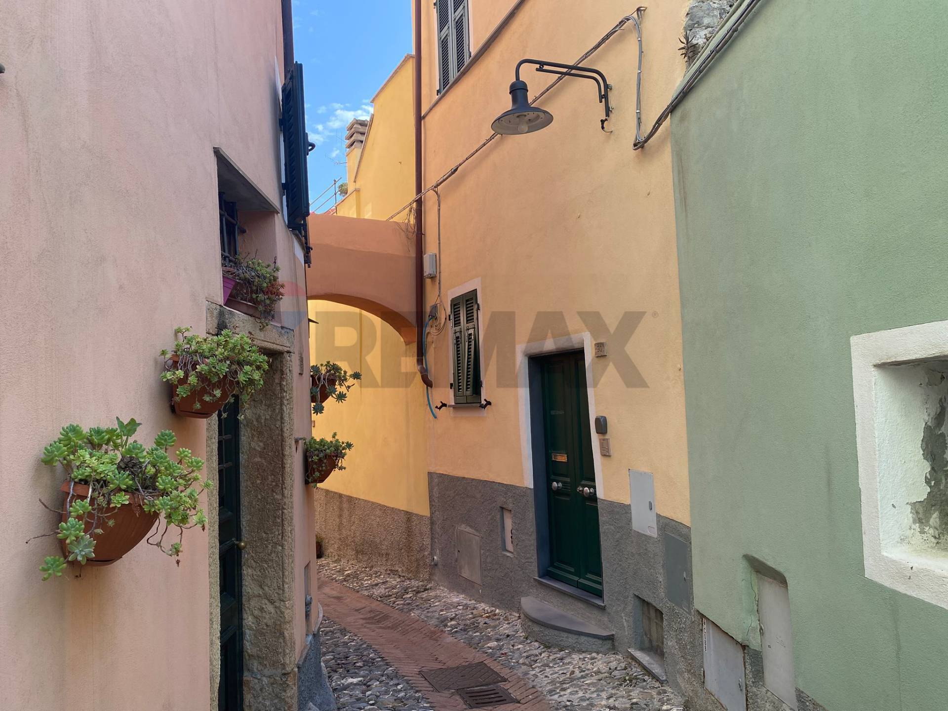 Casa Indipendente in vendita a Borgio Verezzi