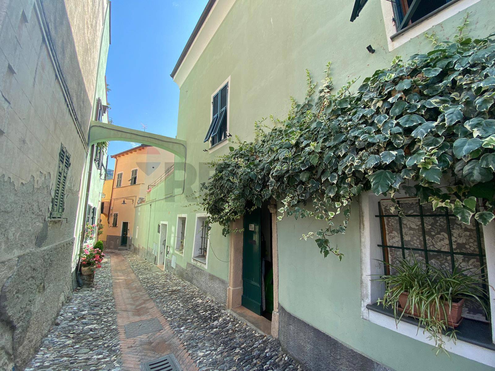Casa Indipendente in vendita a Borgio Verezzi