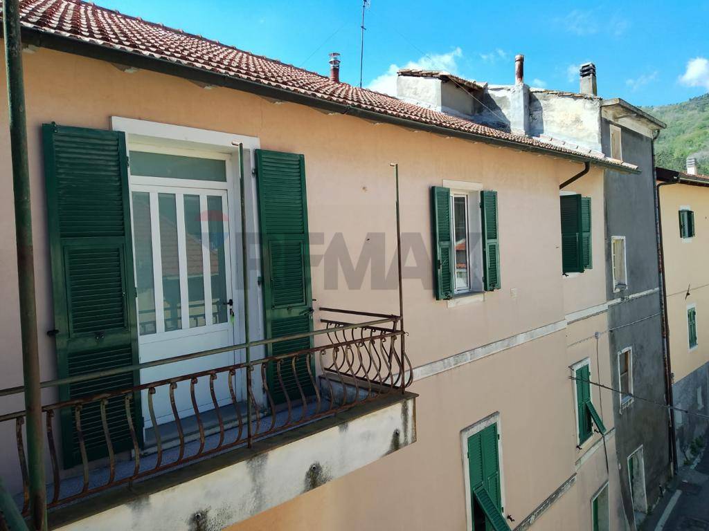 Appartamento in vendita a Giustenice