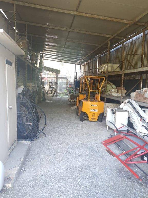 Capannone Industriale in vendita a Quiliano