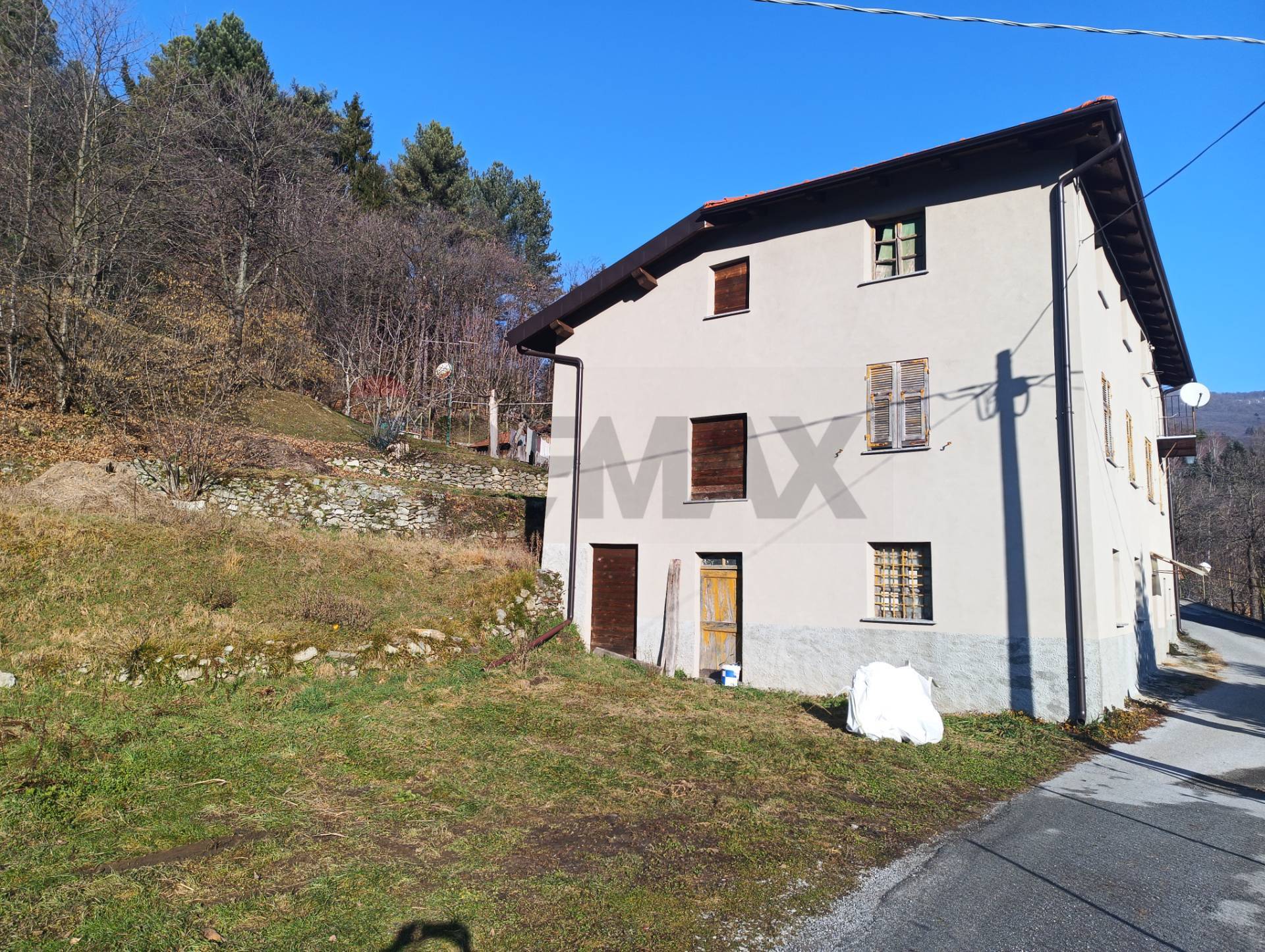 Casa Indipendente in vendita a Bormida, Piano Soprano