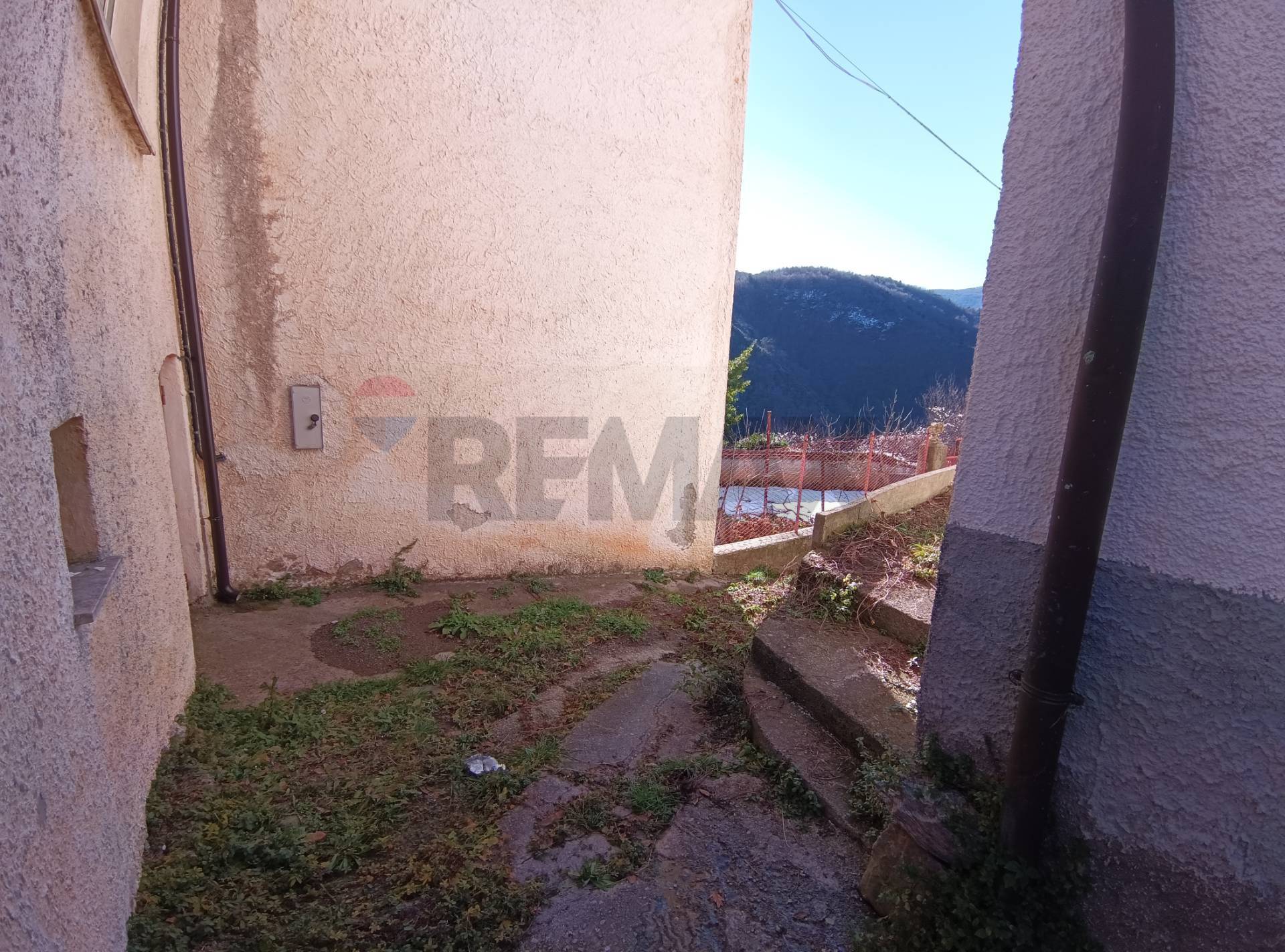 Casa Semindipendente in vendita a Pallare, Biestro