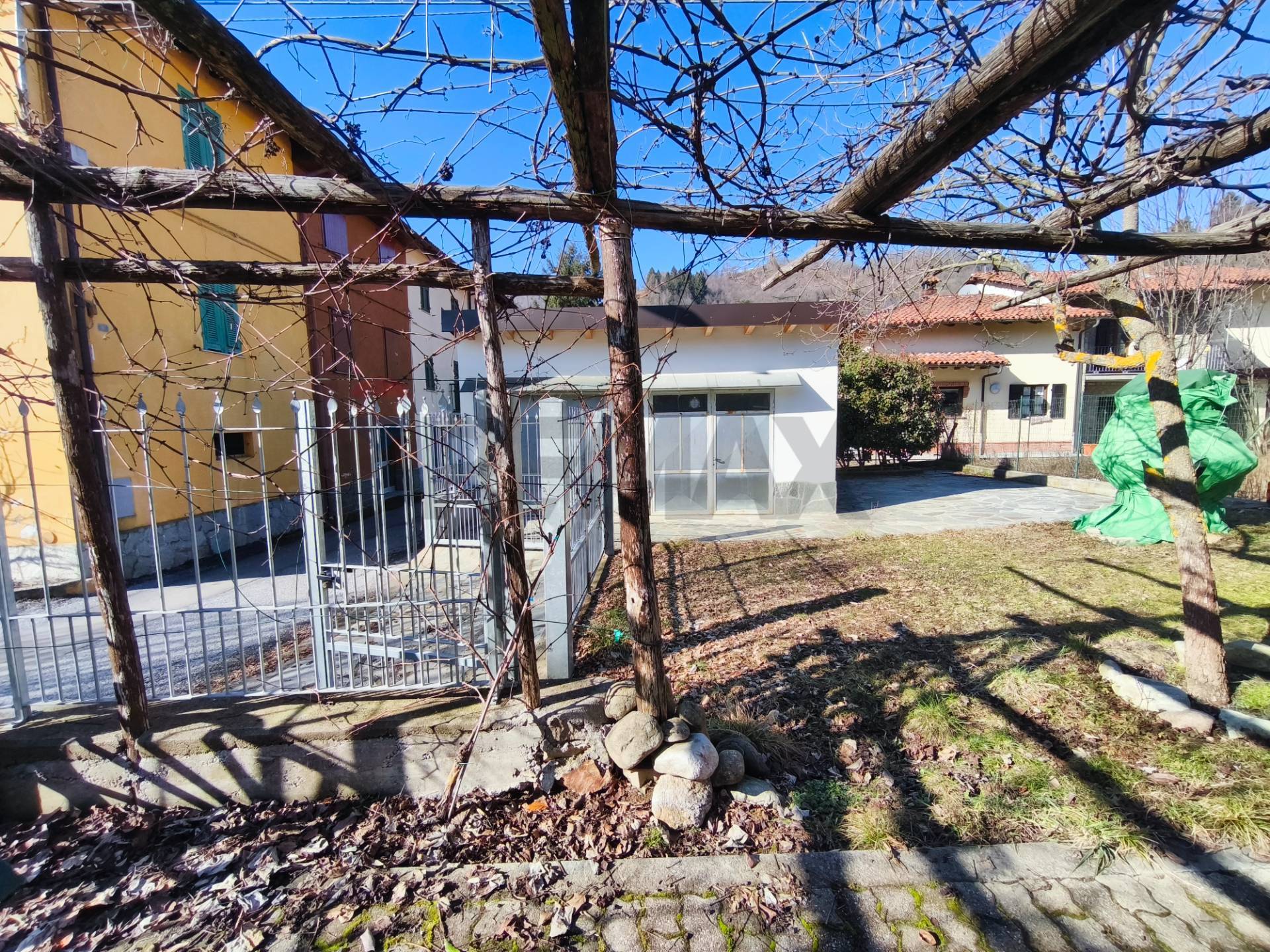 Casa Semindipendente in vendita a Murialdo, Isolagrande