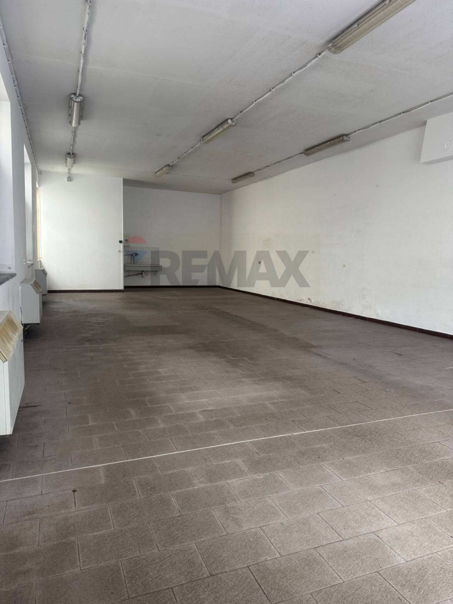 Attivit Commerciale in affitto a Altare