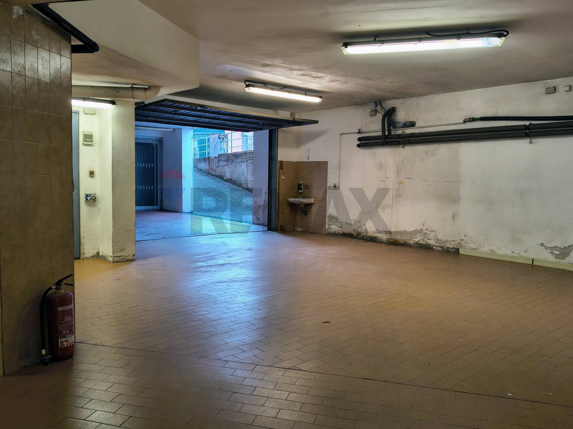 Magazzino in vendita a Quiliano