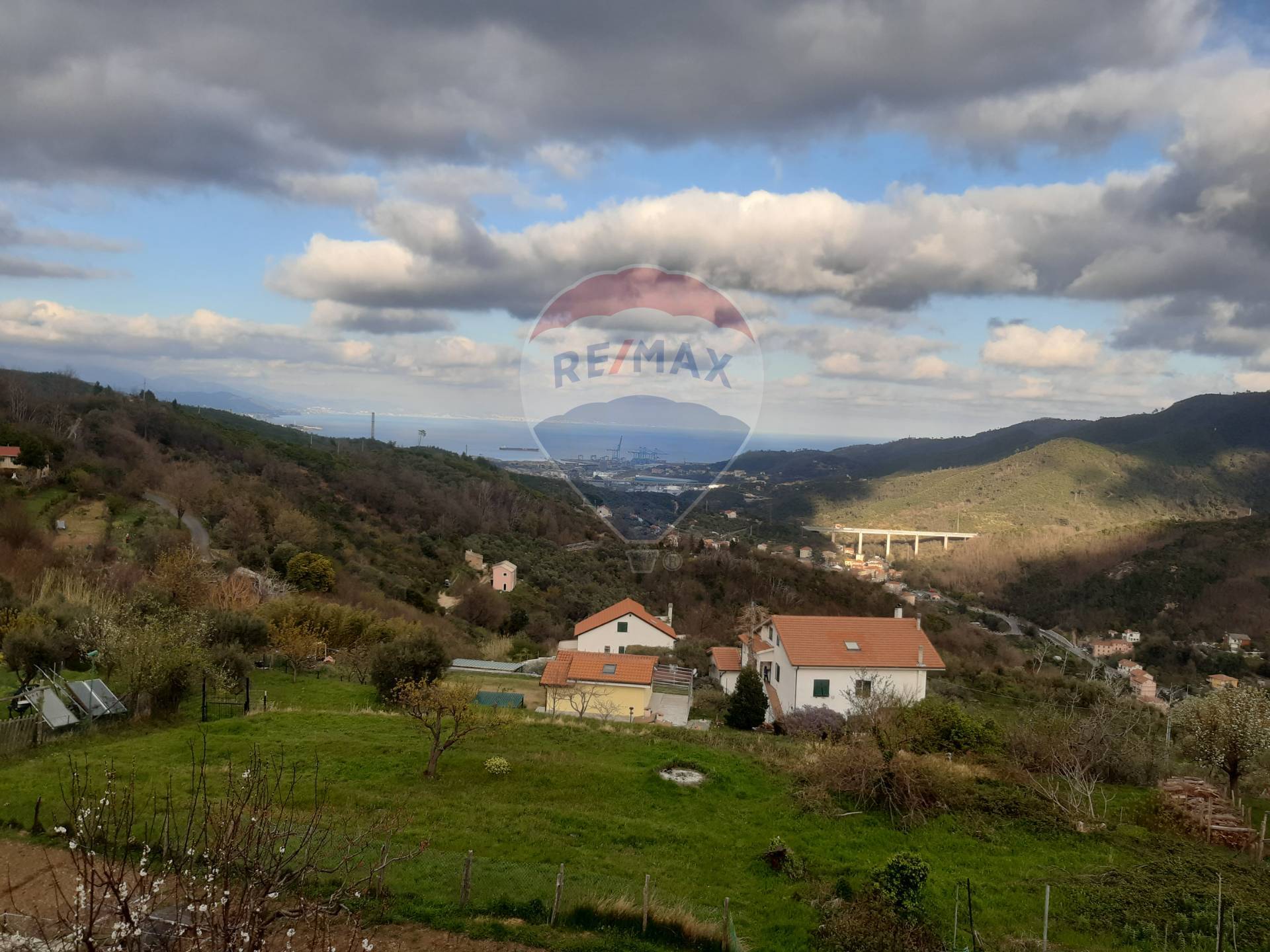Casa Semindipendente in vendita a Vado Ligure