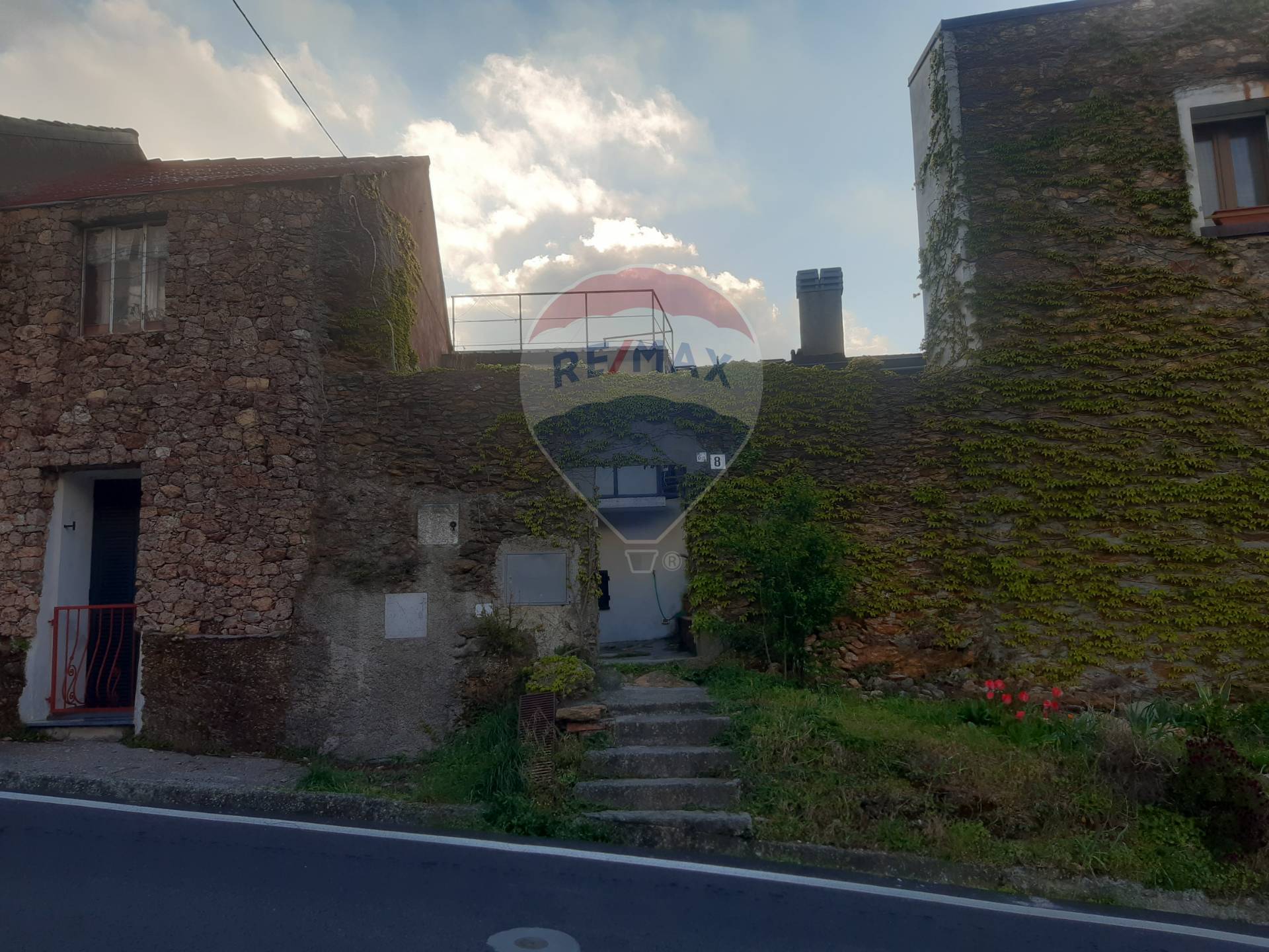Casa Semindipendente in vendita a Vado Ligure