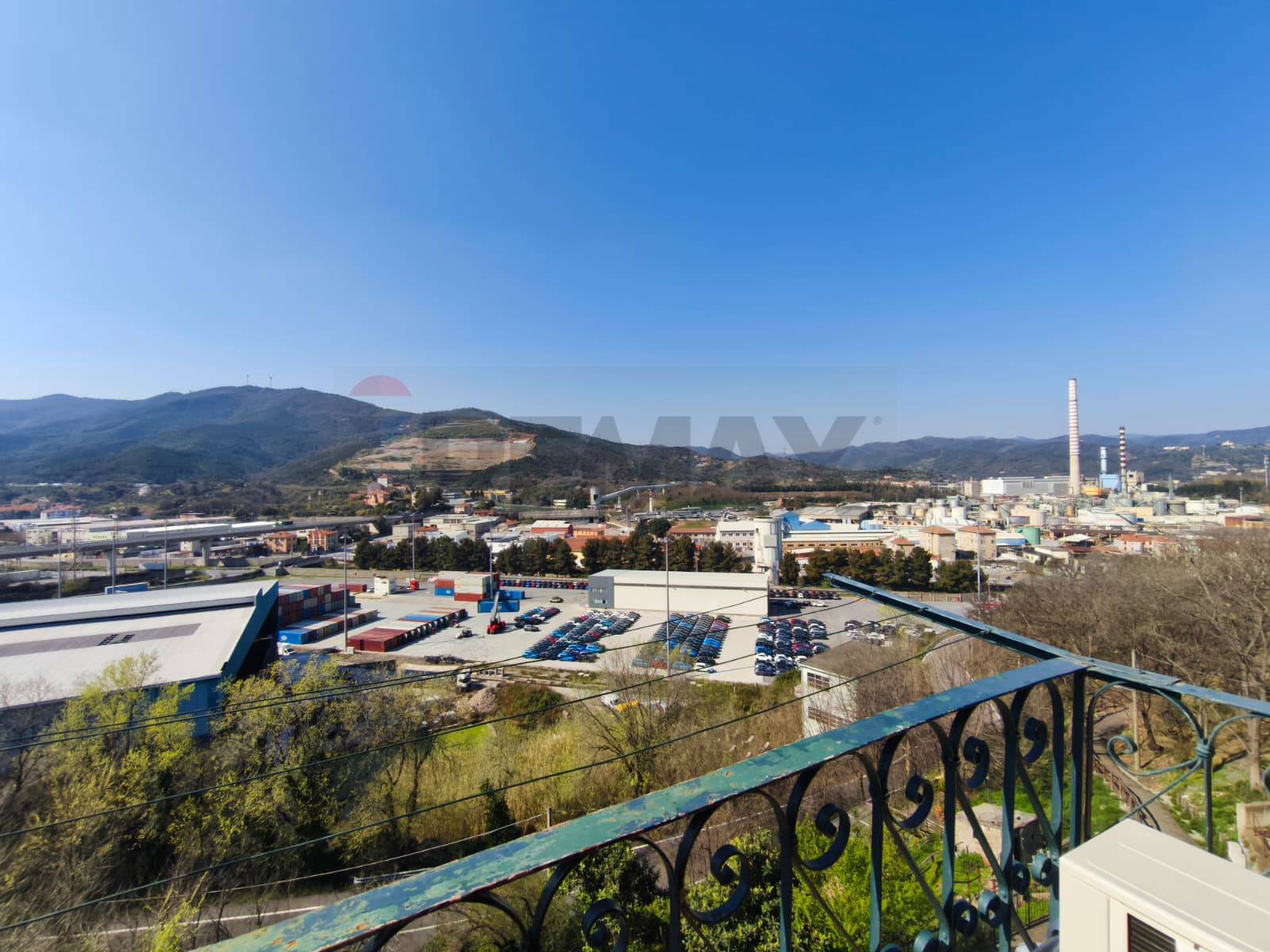 Appartamento in vendita a Vado Ligure