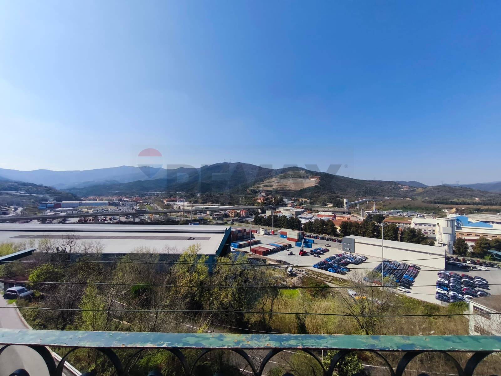 Appartamento in vendita a Vado Ligure