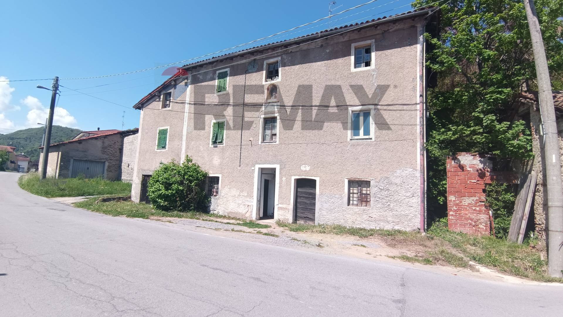 Casa Semindipendente in vendita a Pallare