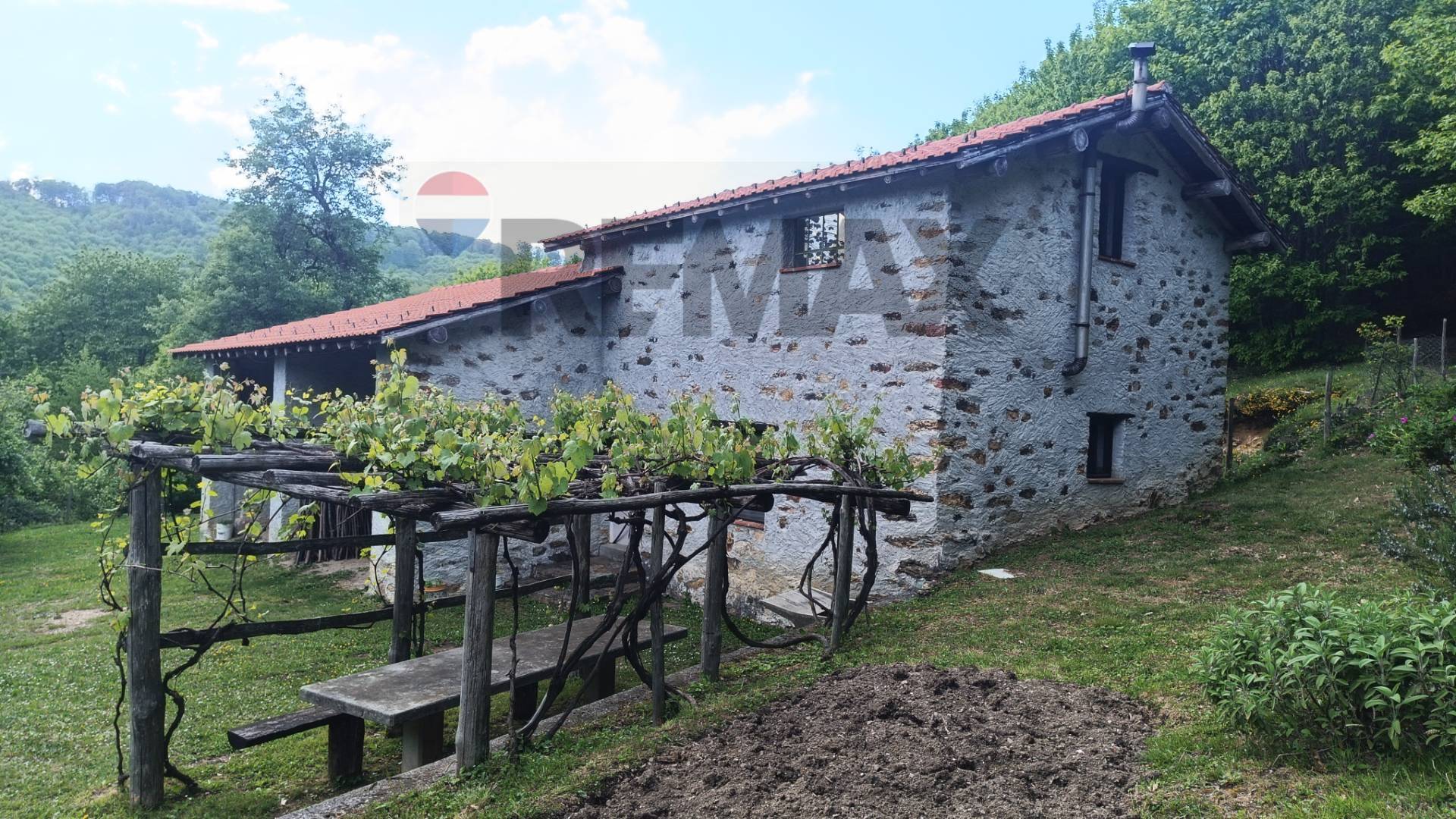 Cascina/Casale in vendita a Bormida