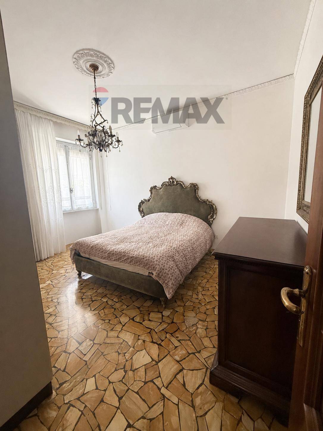 Appartamento in vendita a Savona, Valloria