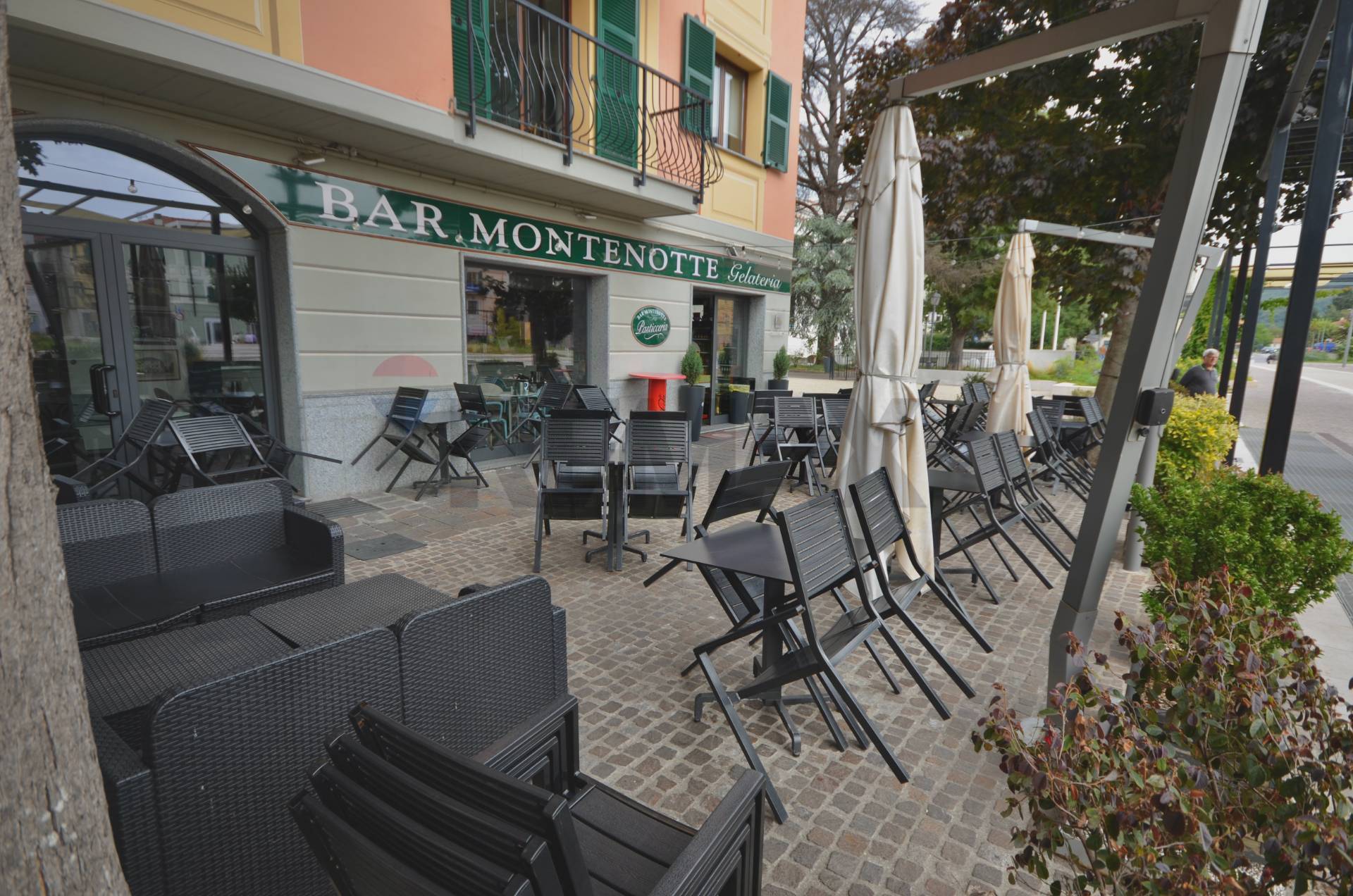 Bar in vendita a Cairo Montenotte, Centro