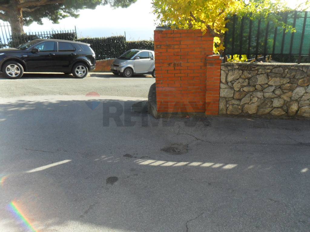 Garage/Box in vendita a Varazze